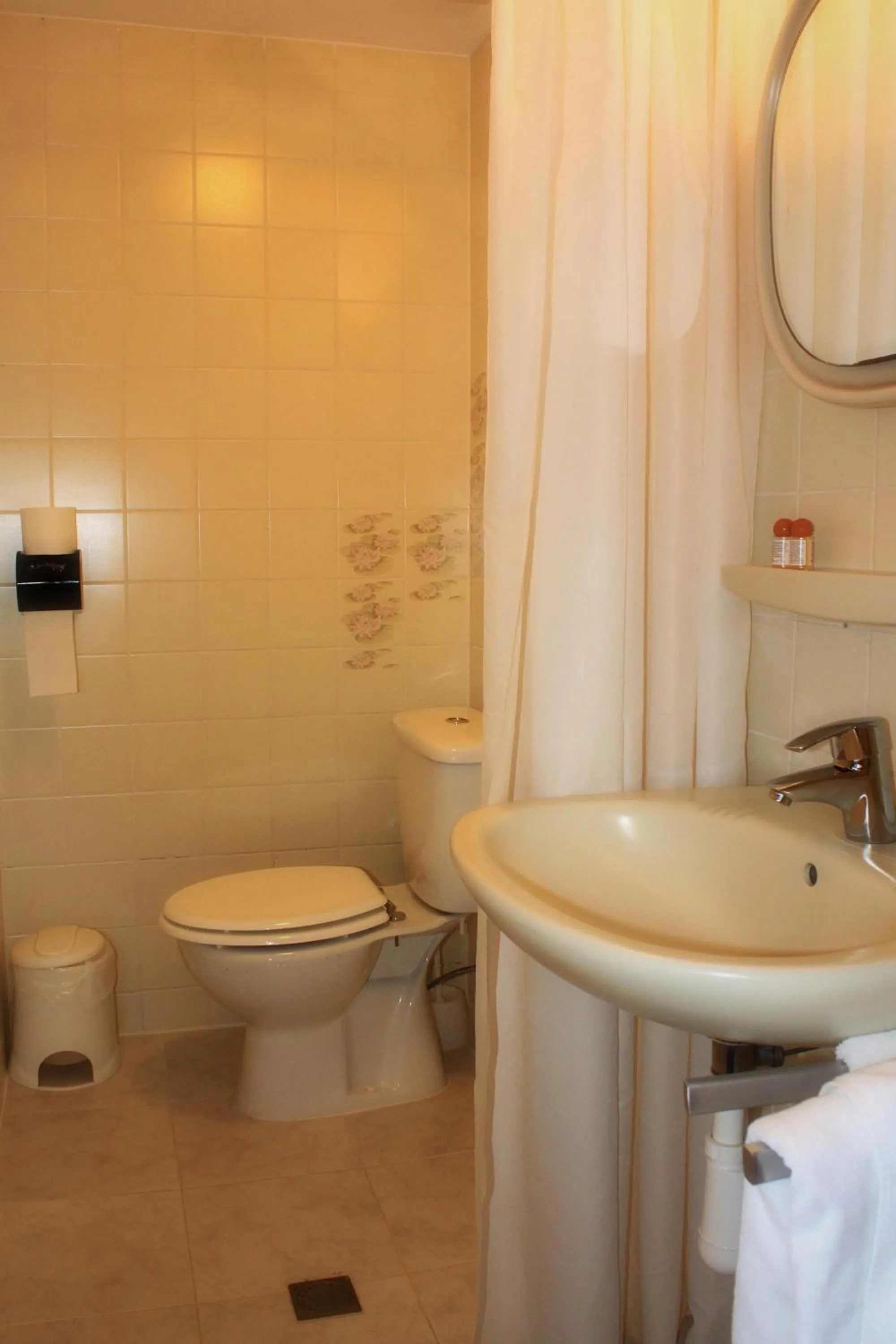 Bathroom in New City Hotel Scheveningen