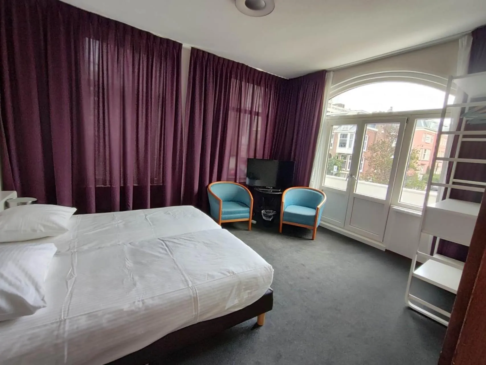 Photo of the whole room, Bed in New City Hotel Scheveningen