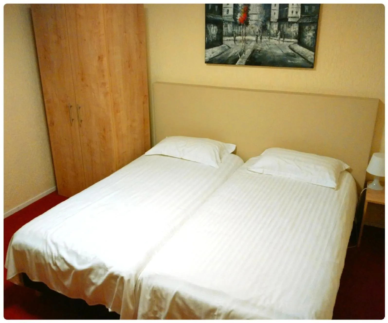 Bed in New City Hotel Scheveningen