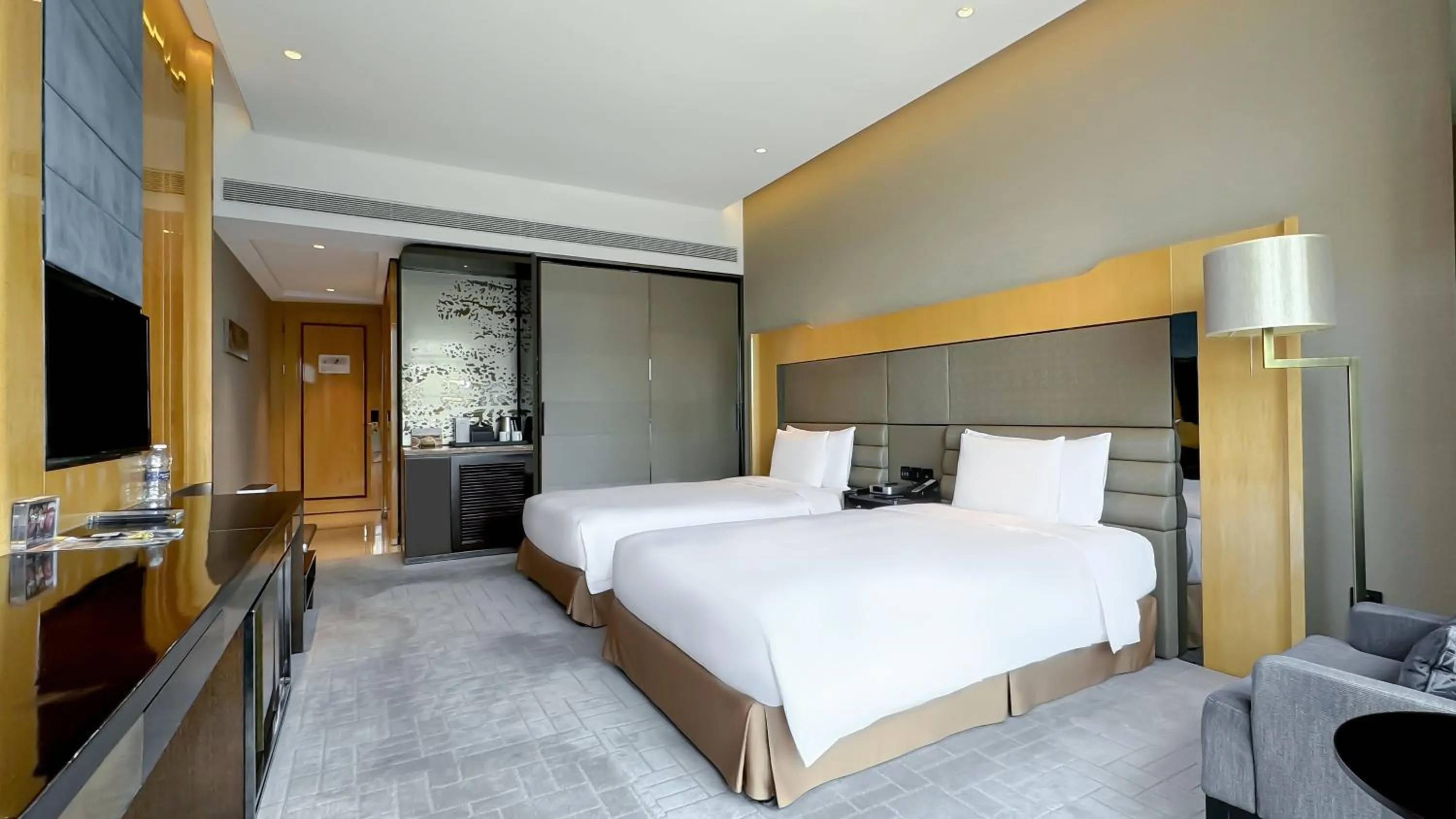 Bed in Crowne Plaza Beijing Lido by IHG