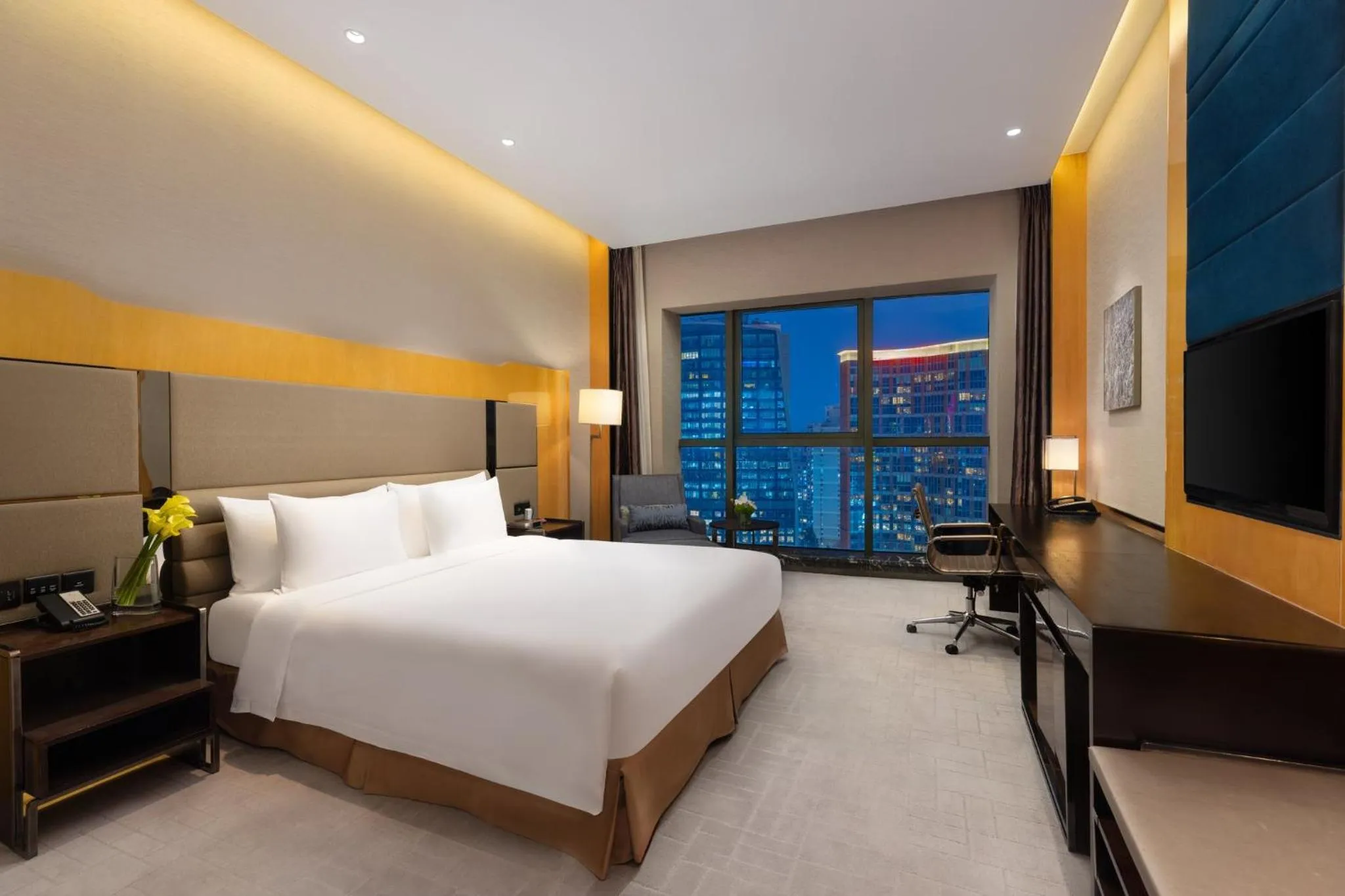 Photo of the whole room, Bed in Crowne Plaza Beijing Lido by IHG