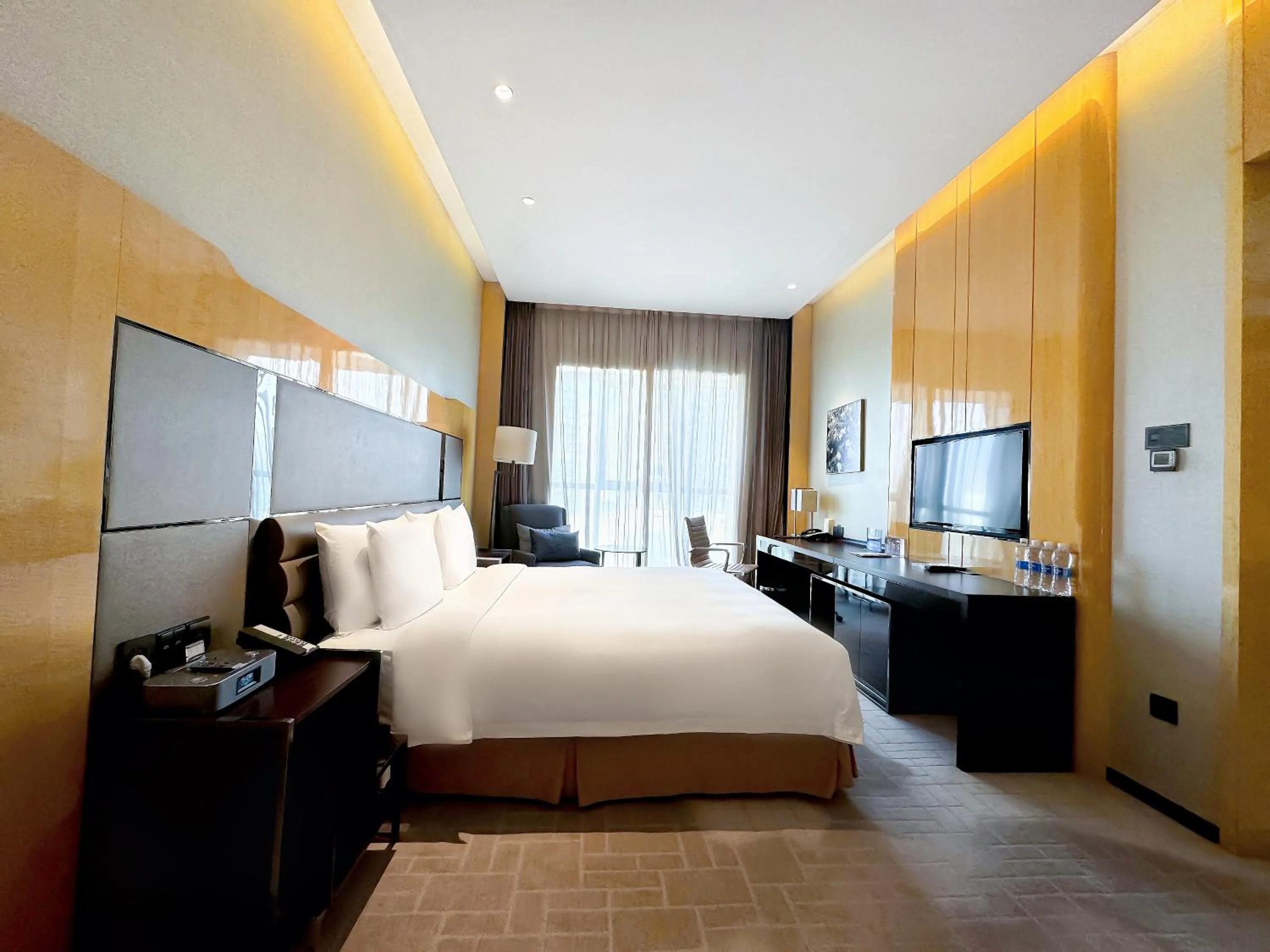 Bedroom, Bed in Crowne Plaza Beijing Lido by IHG