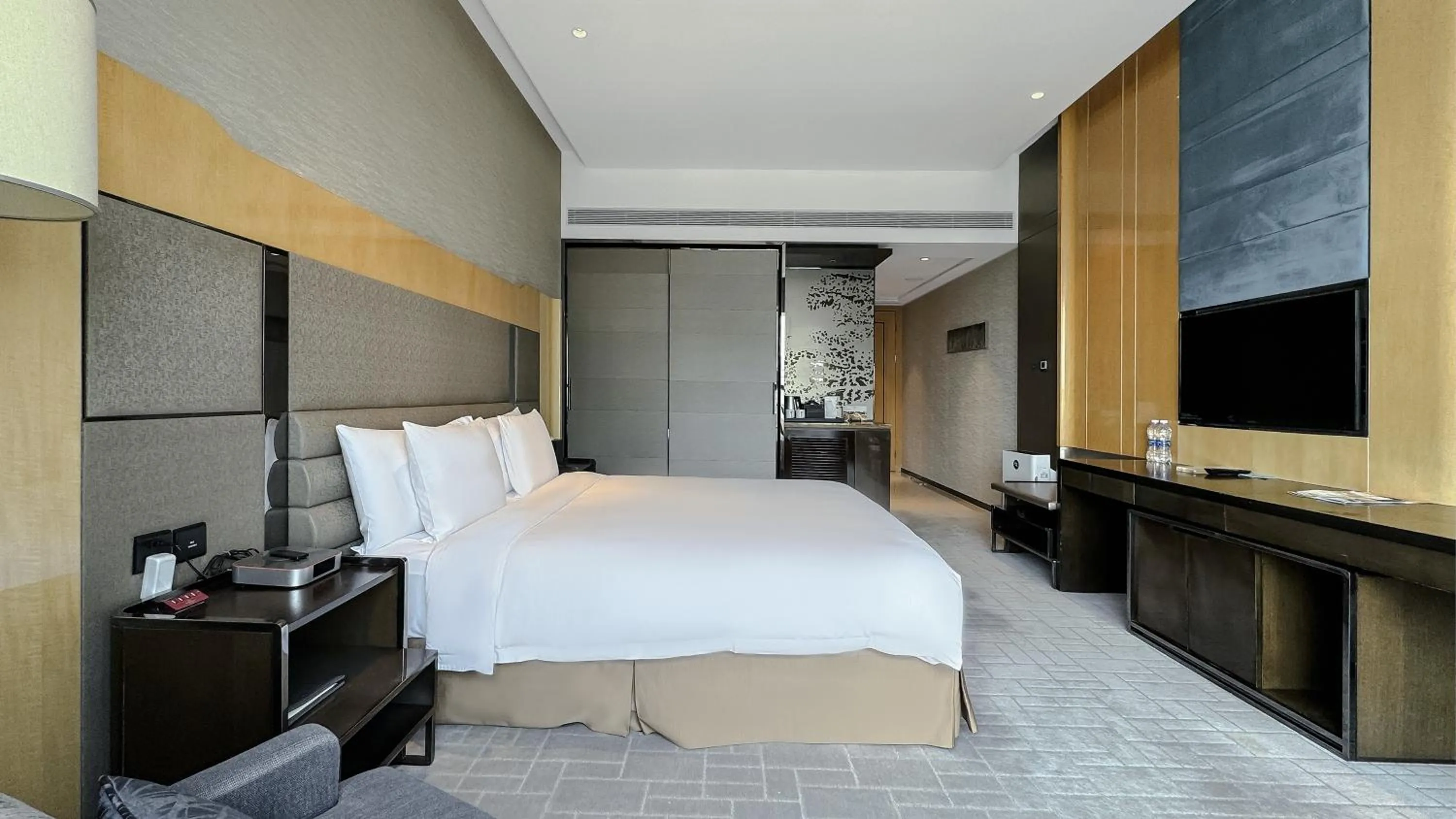 Bed in Crowne Plaza Beijing Lido by IHG
