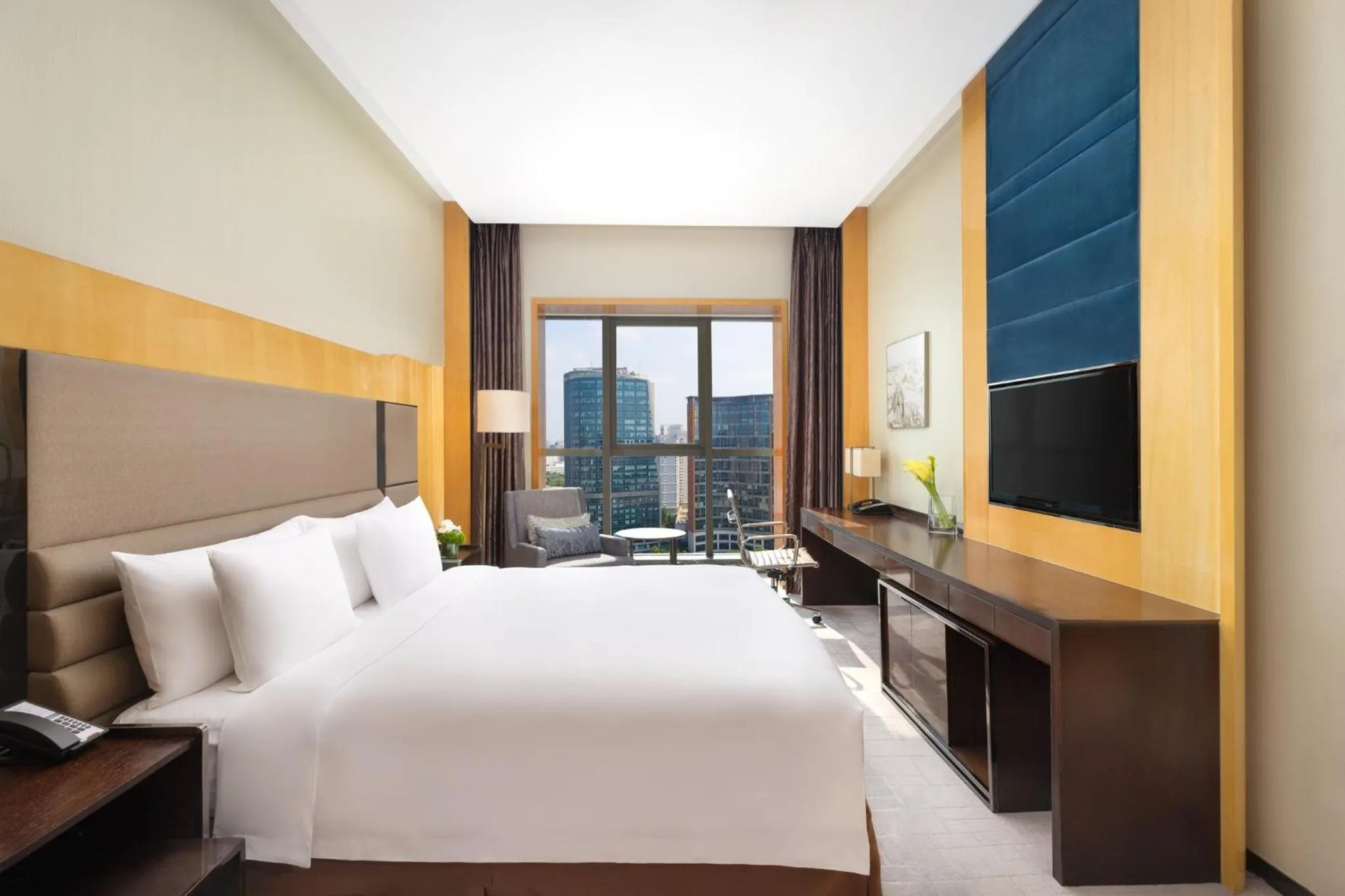 Photo of the whole room, Bed in Crowne Plaza Beijing Lido by IHG