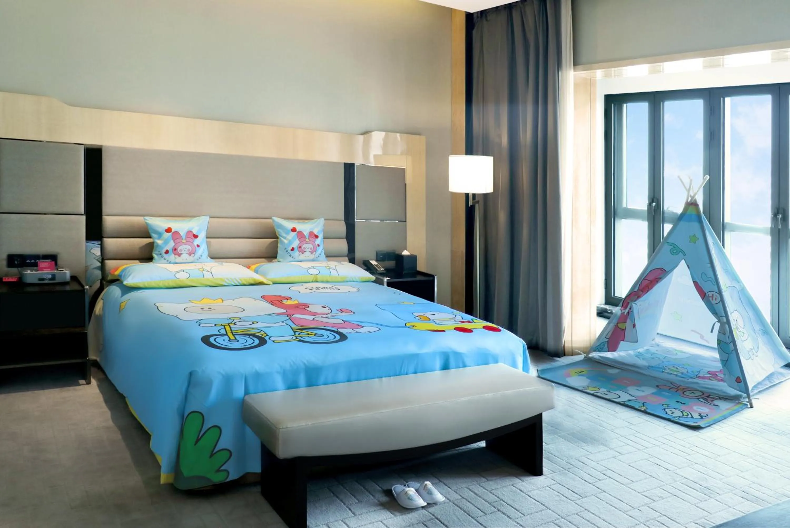 Photo of the whole room, Bed in Crowne Plaza Beijing Lido by IHG