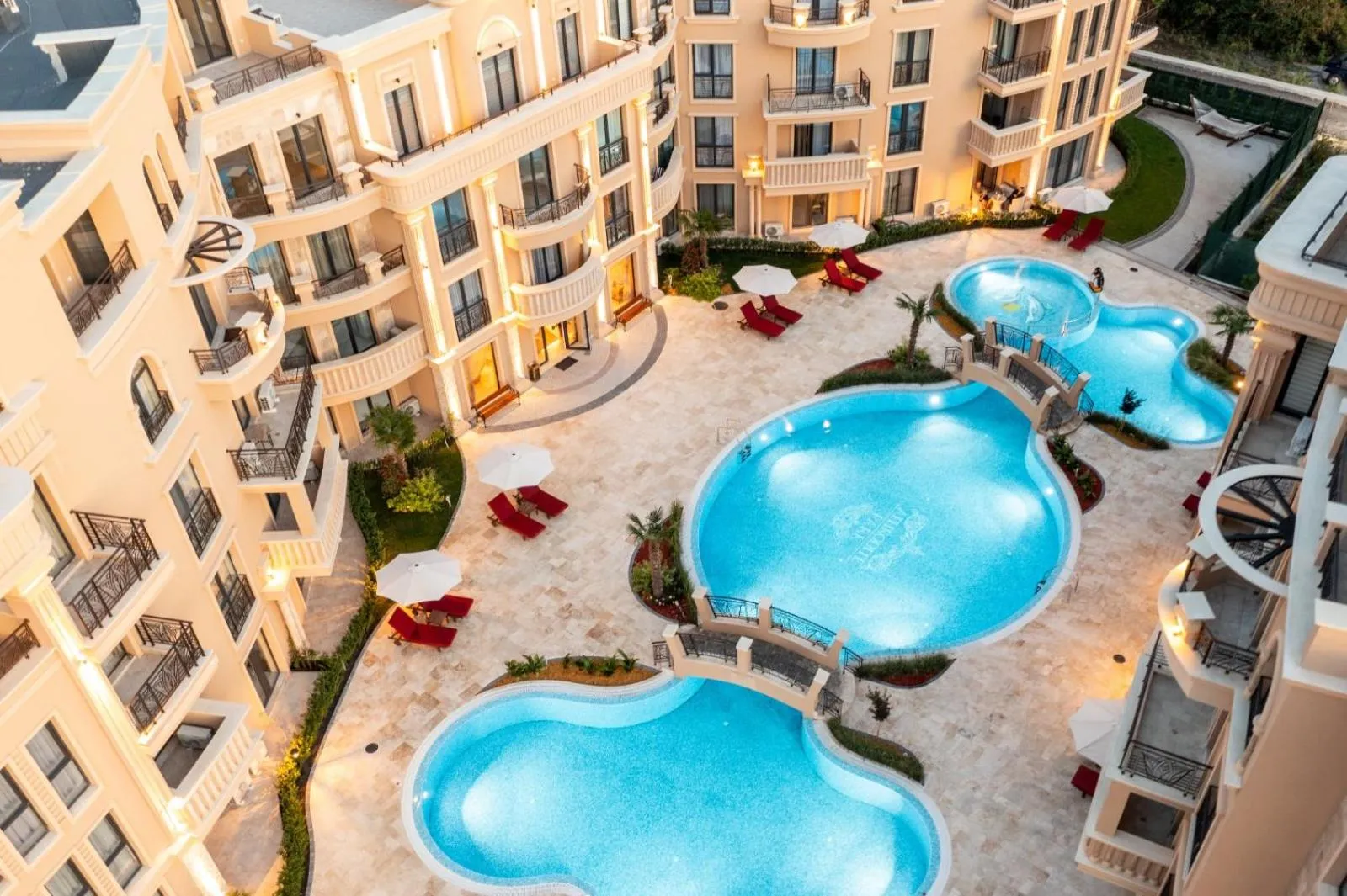 APHRODITE PARK DELUXE