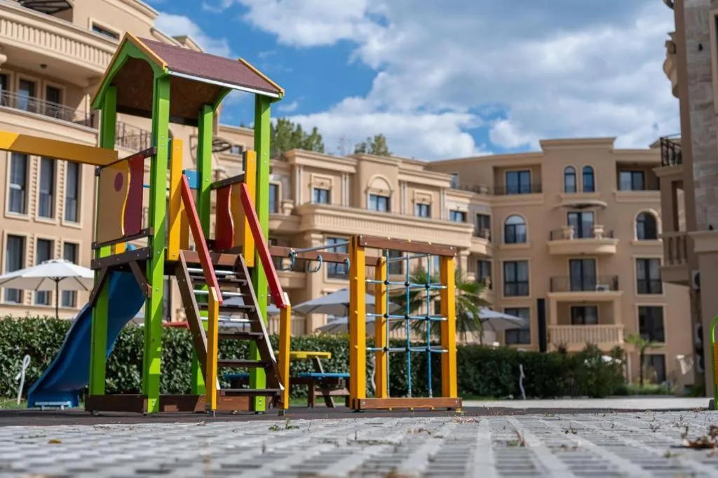 APHRODITE PARK DELUXE