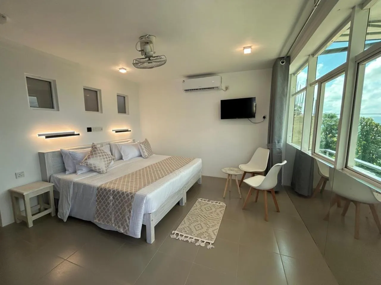 Bedroom, Bed in Sky Pavilion