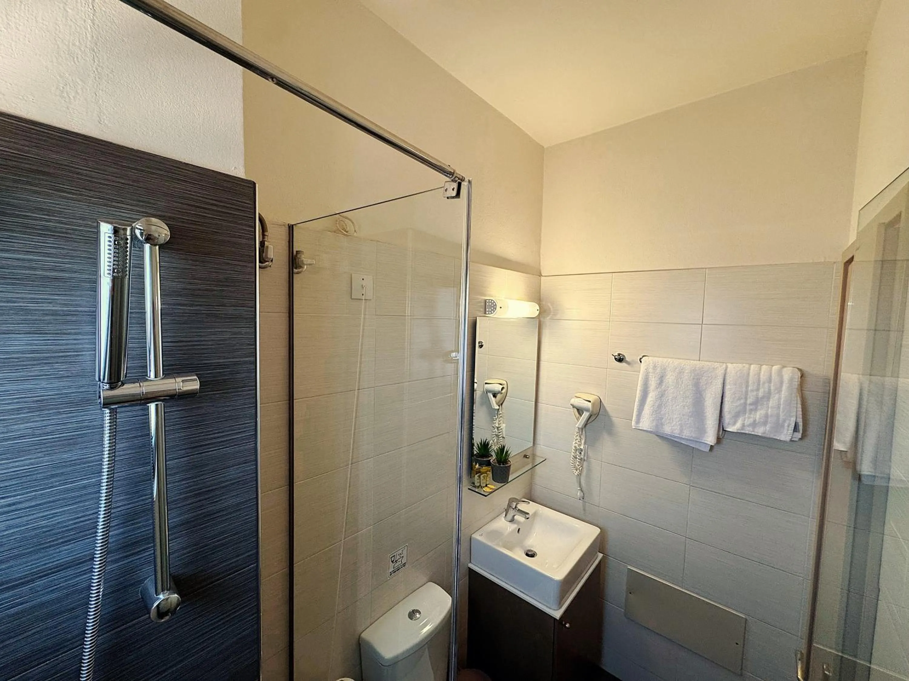 Bathroom in Vesperi Studios & Apartments