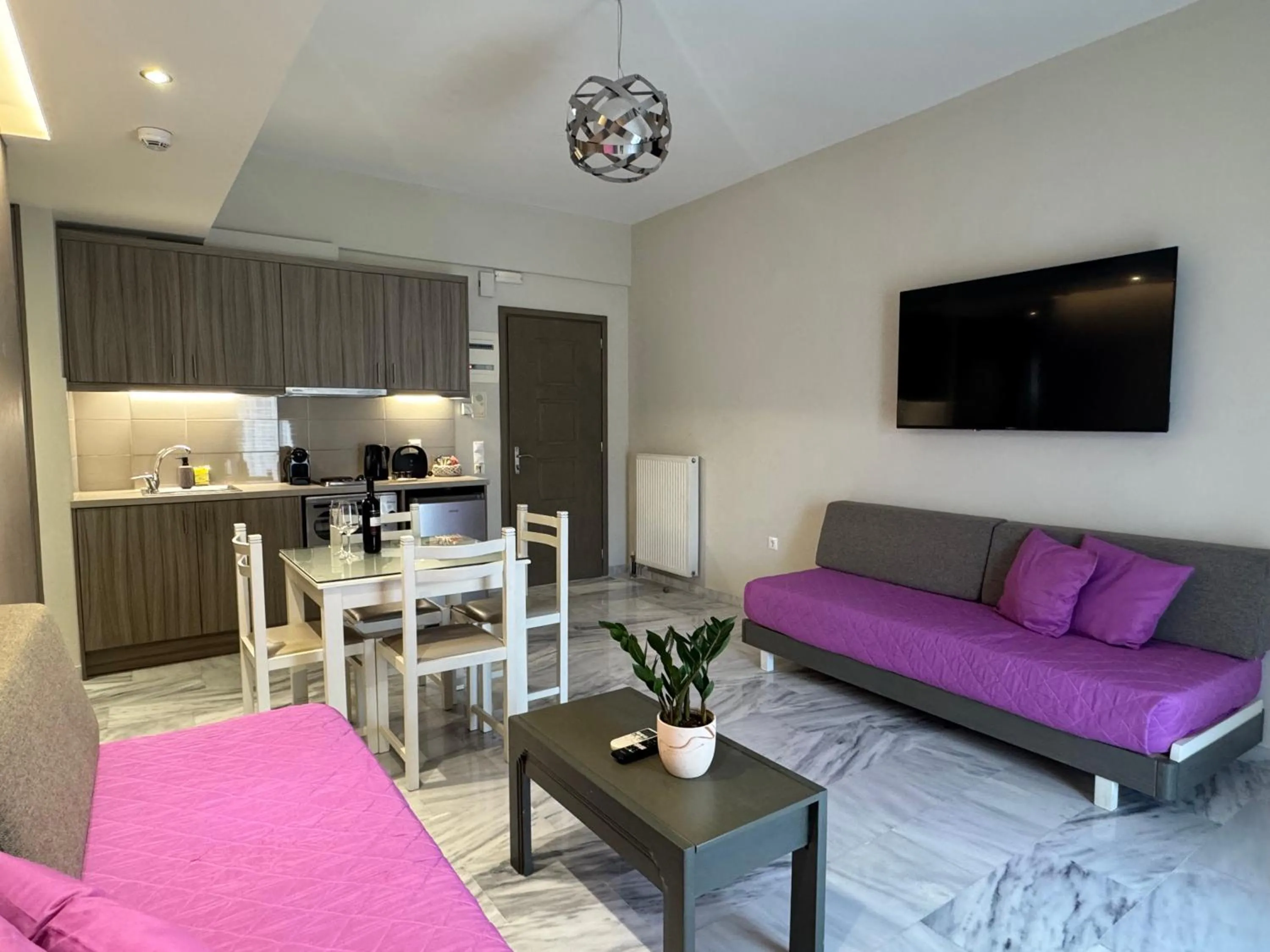 TV and multimedia in Vesperi Studios & Apartments