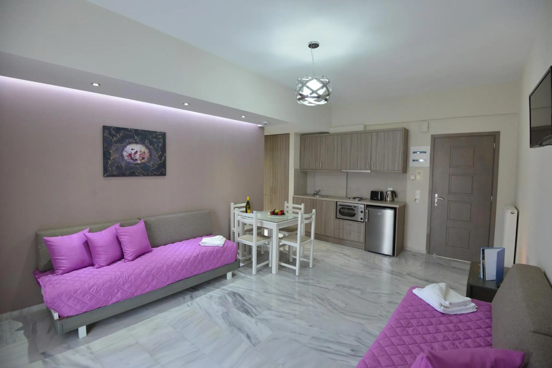 TV and multimedia in Vesperi Studios & Apartments