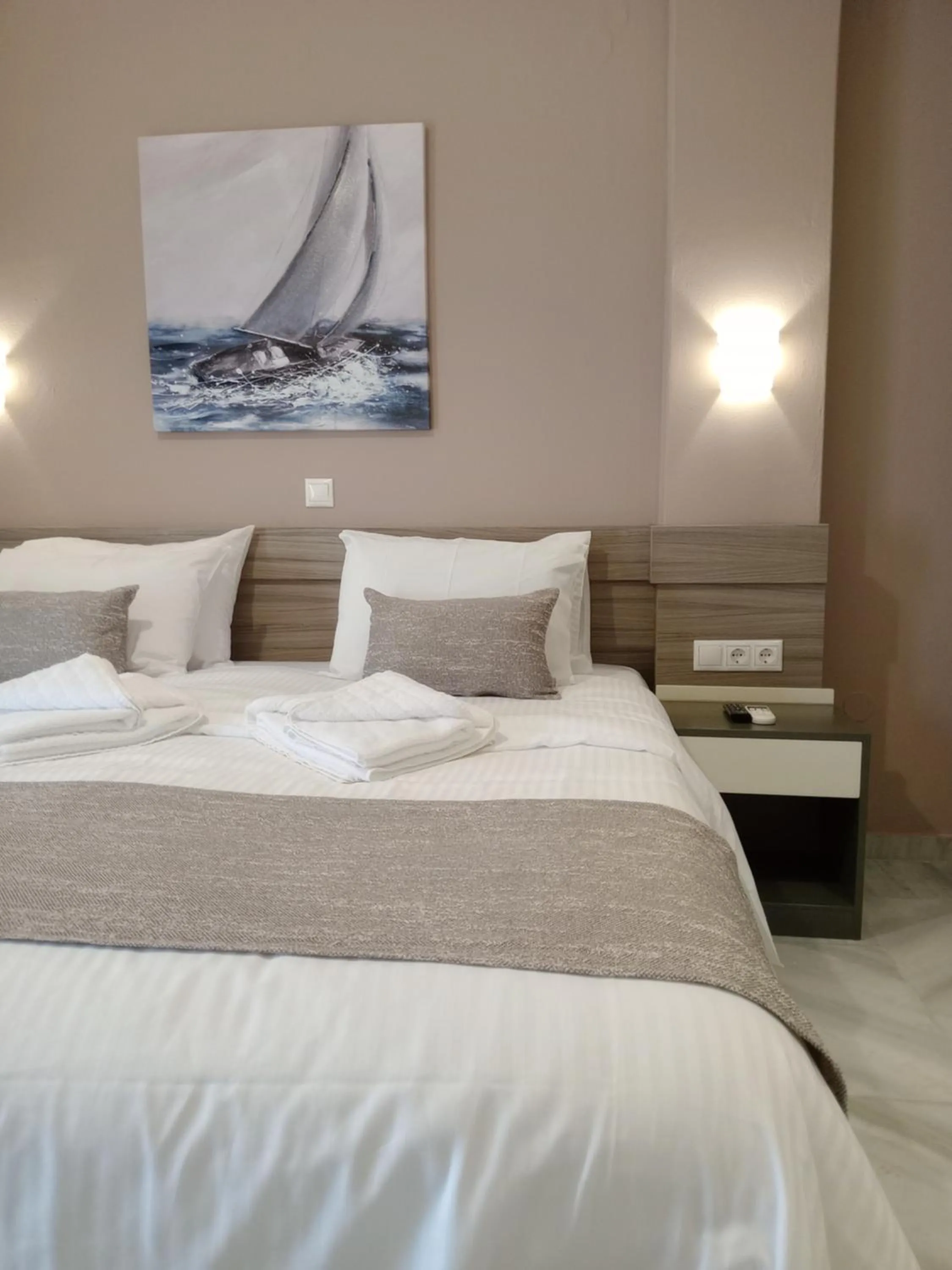 Bed in Vesperi Studios & Apartments