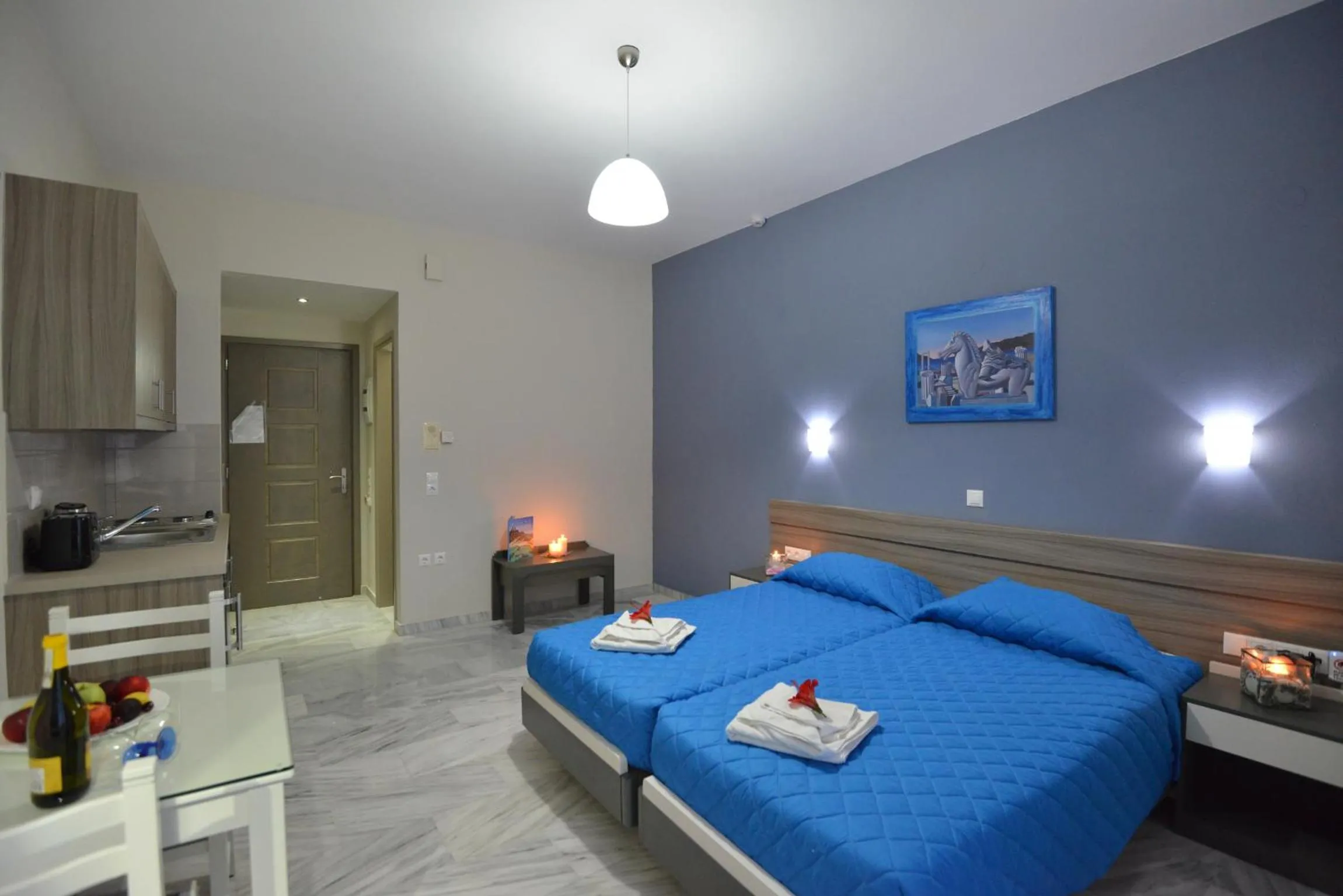 Bathroom, Bed in Vesperi Studios & Apartments