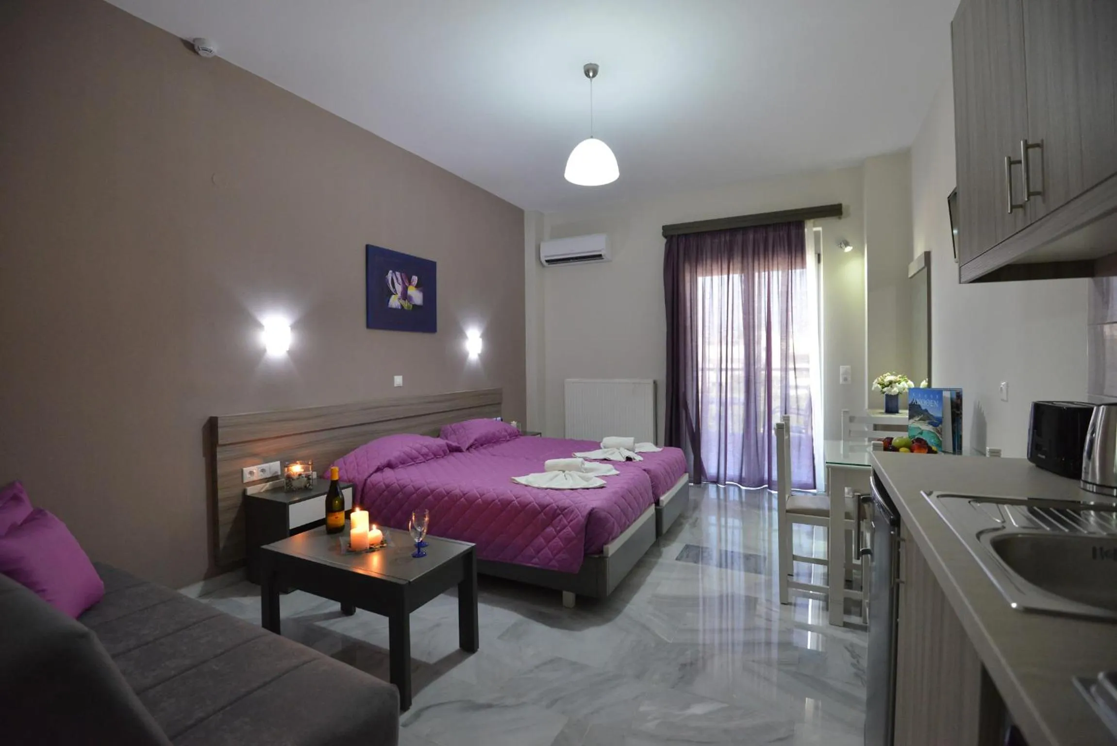 Kitchen or kitchenette, Bed in Vesperi Studios & Apartments