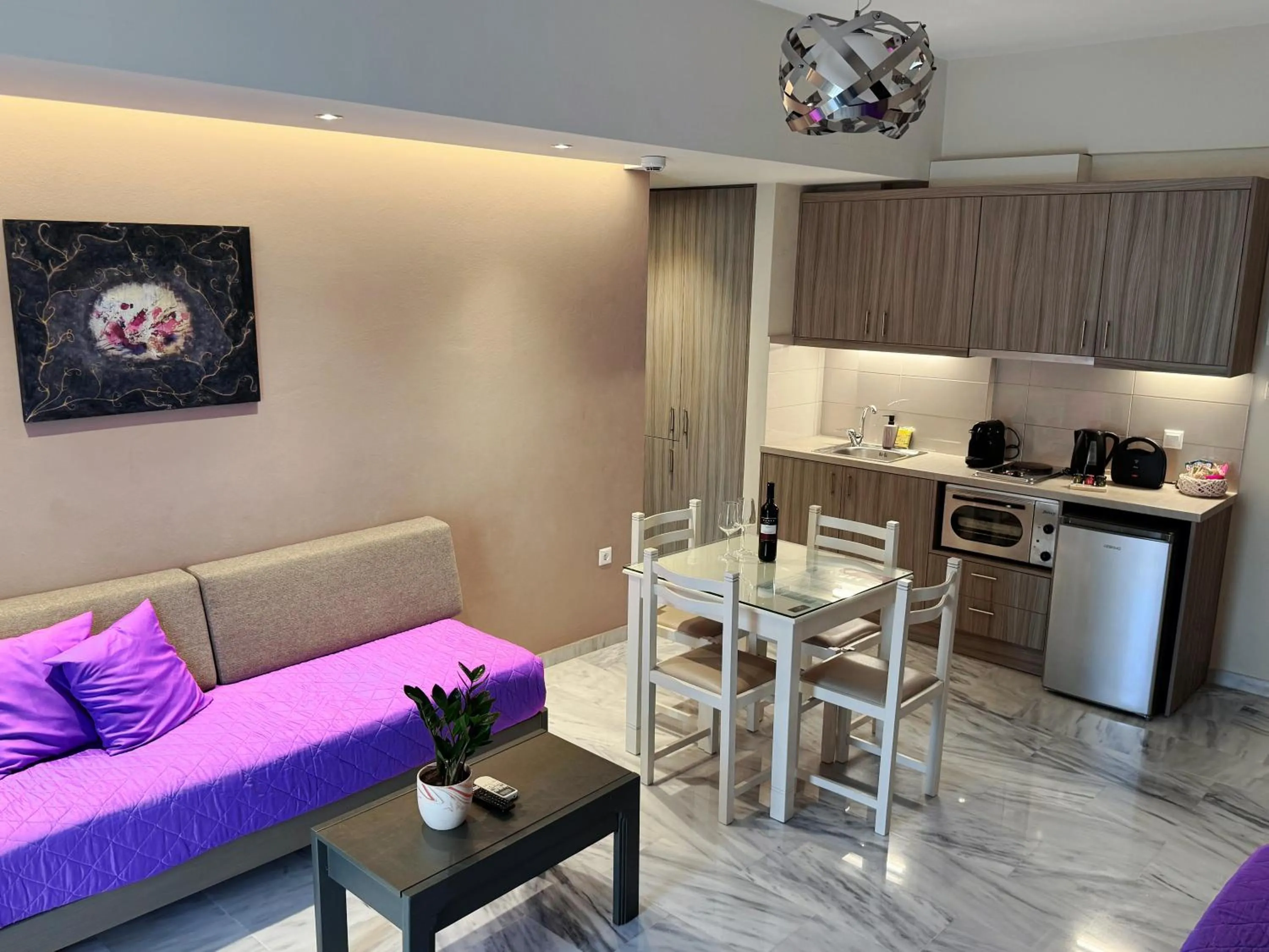 Coffee/tea facilities in Vesperi Studios & Apartments