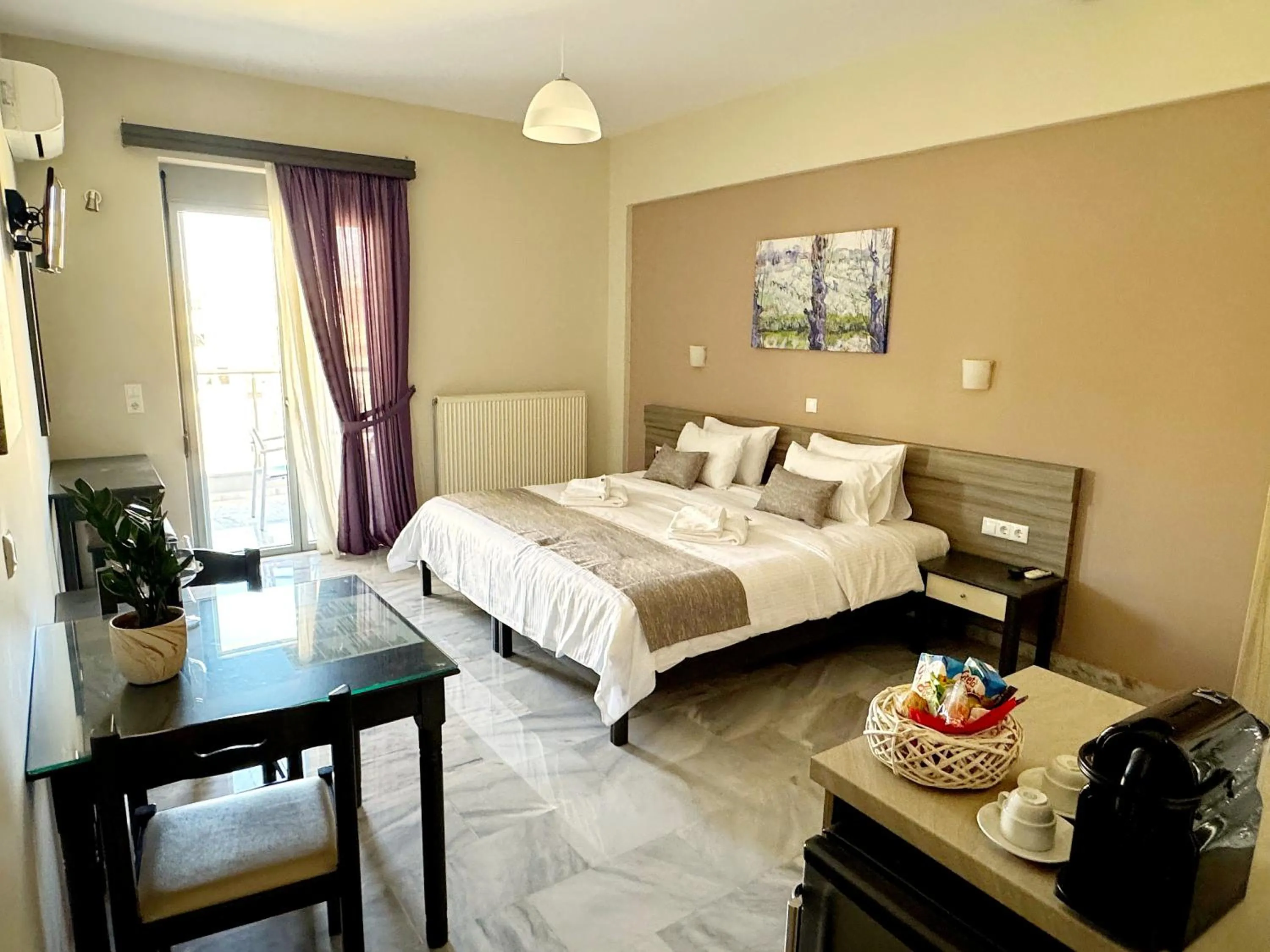 Bed in Vesperi Studios & Apartments