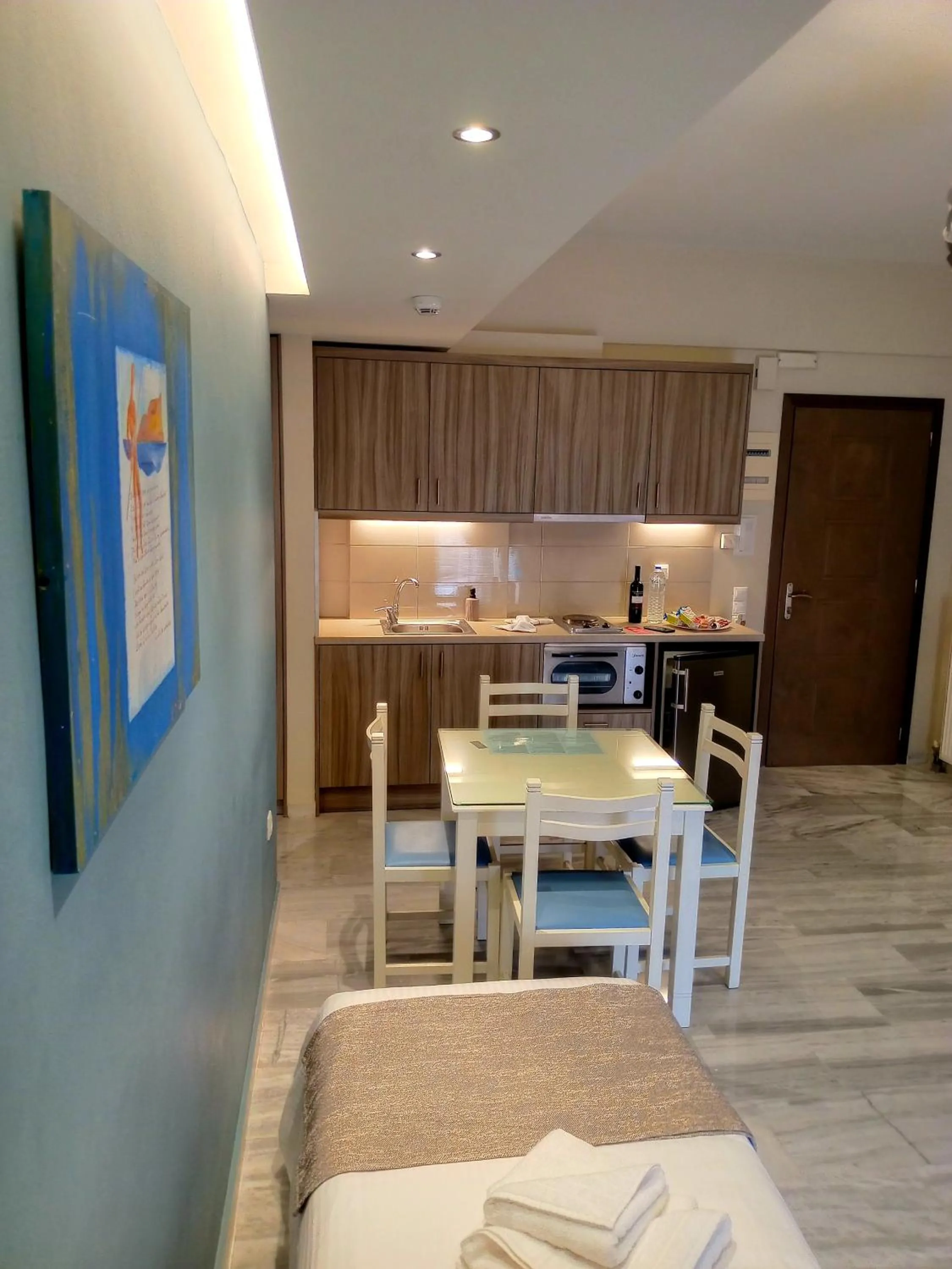 Kitchen or kitchenette in Vesperi Studios & Apartments