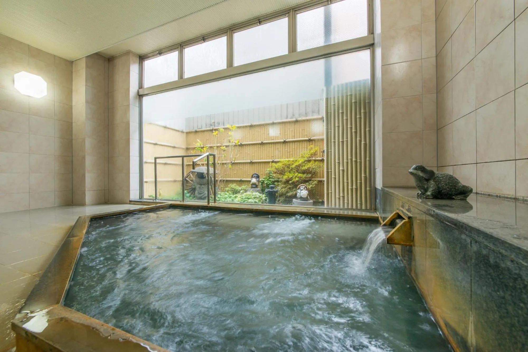 Hot Spring Bath in Takayama City Hotel Four Seasons