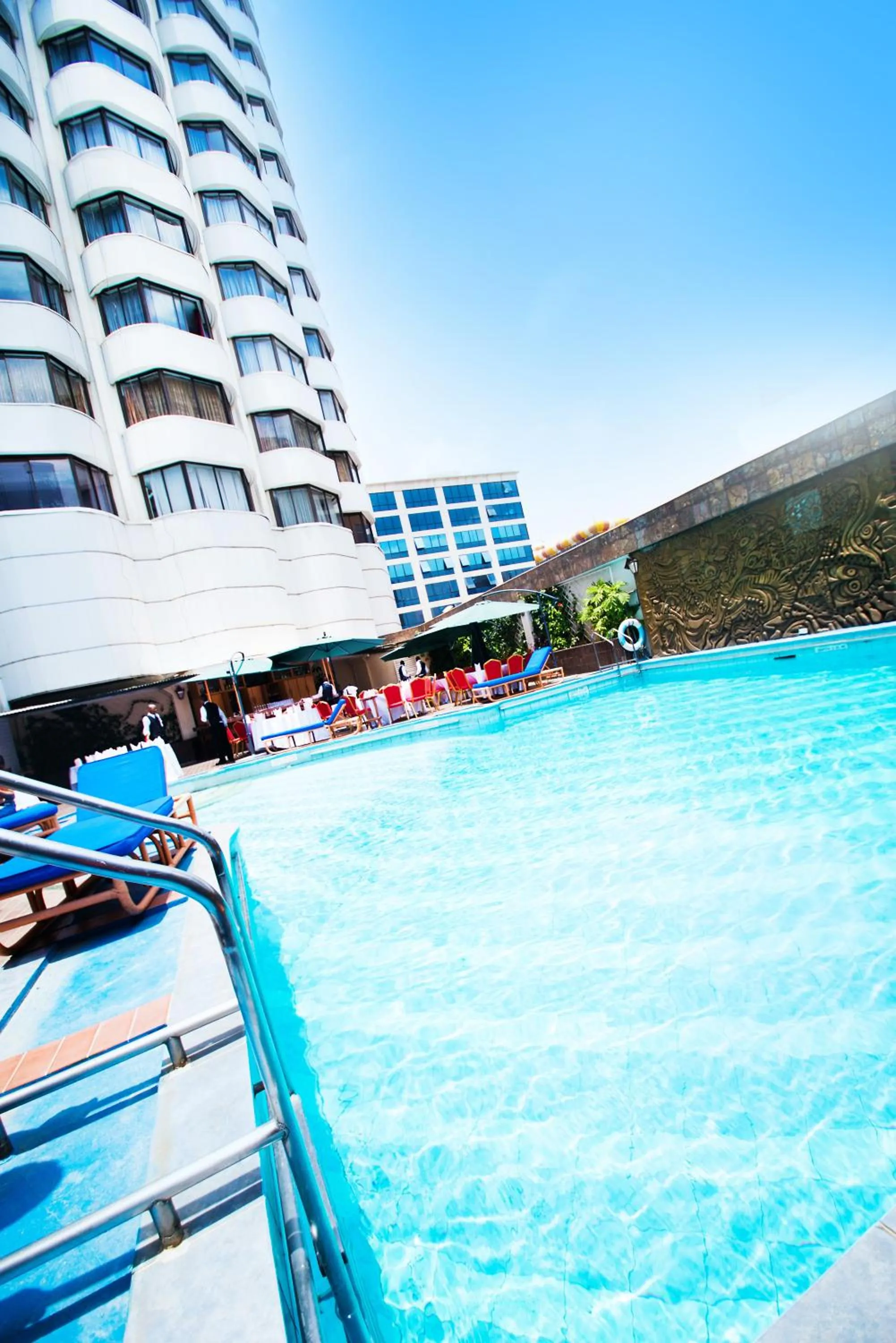 Swimming pool in Nairobi Safari Club by Swiss-Belhotel