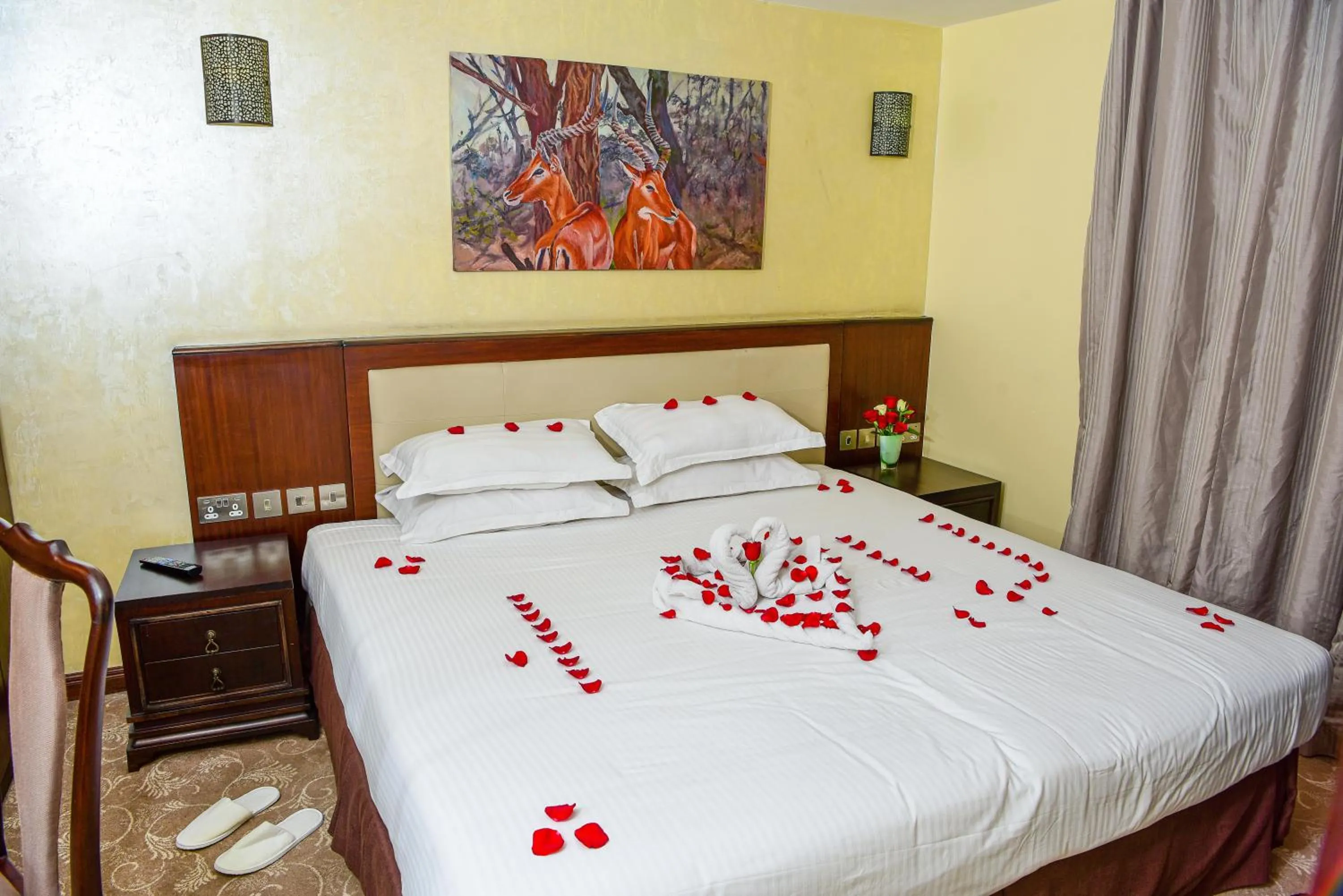 Bed in Nairobi Safari Club by Swiss-Belhotel