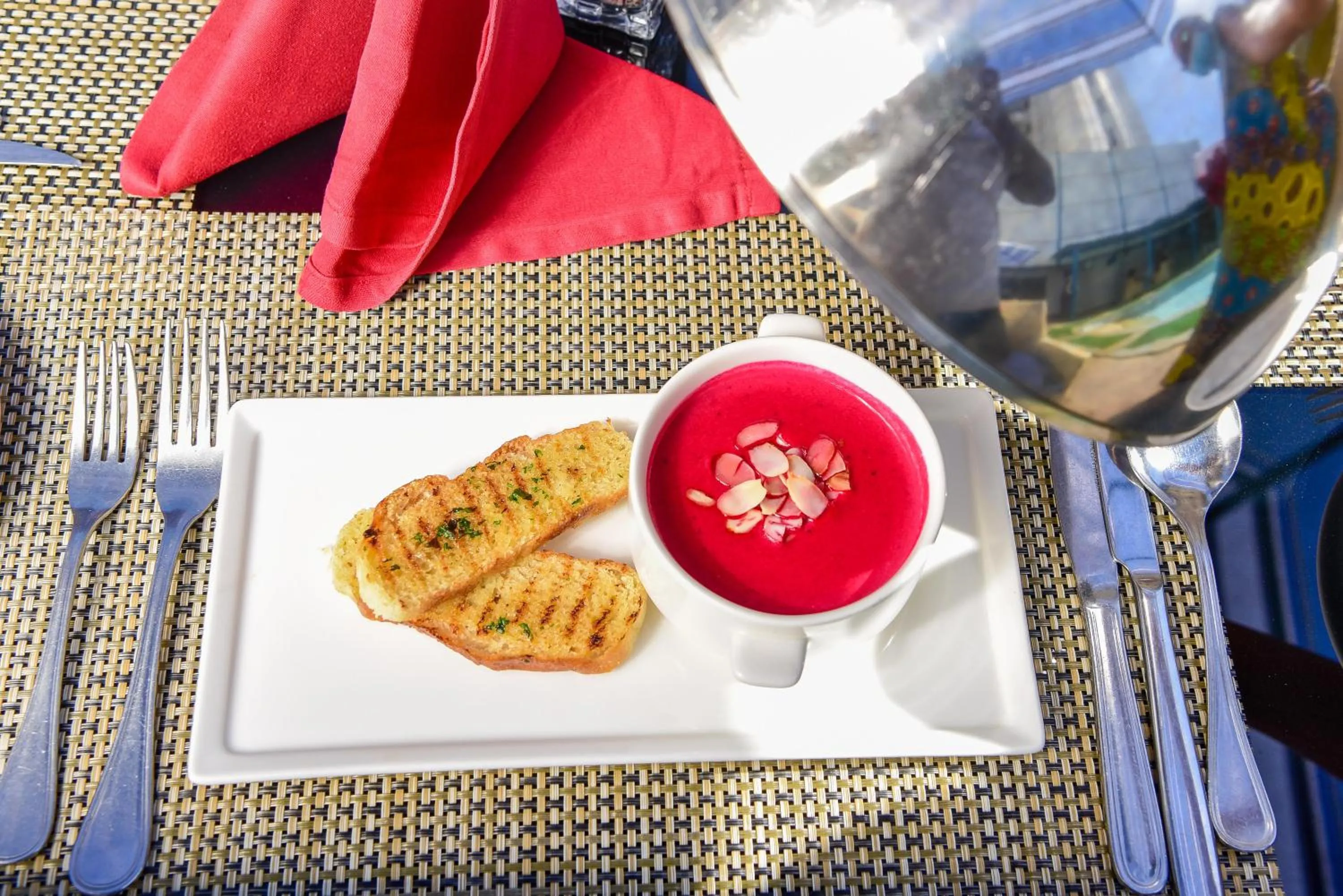 Breakfast in Nairobi Safari Club by Swiss-Belhotel