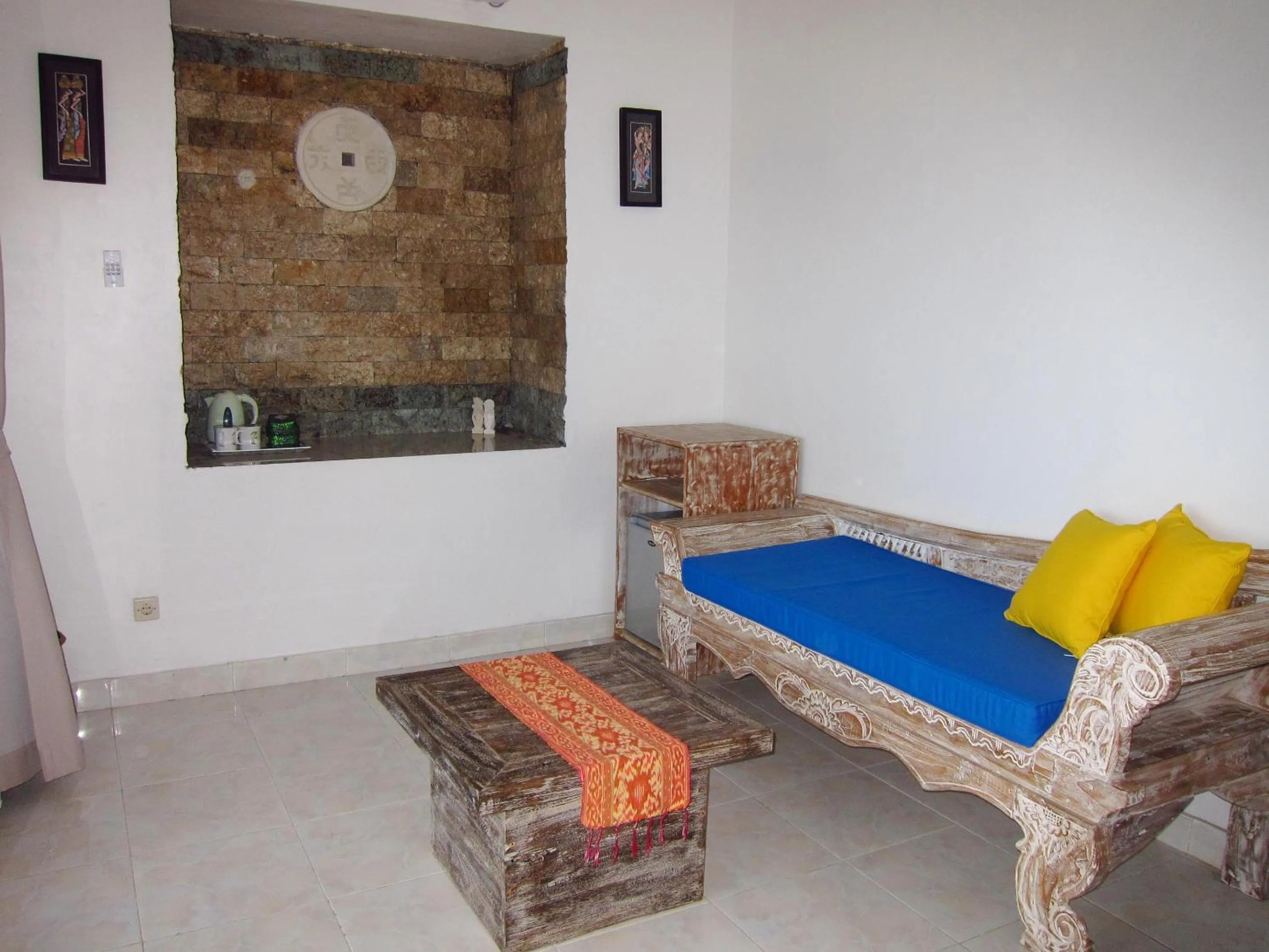 Living room, Bed in Galang Kangin Bungalows