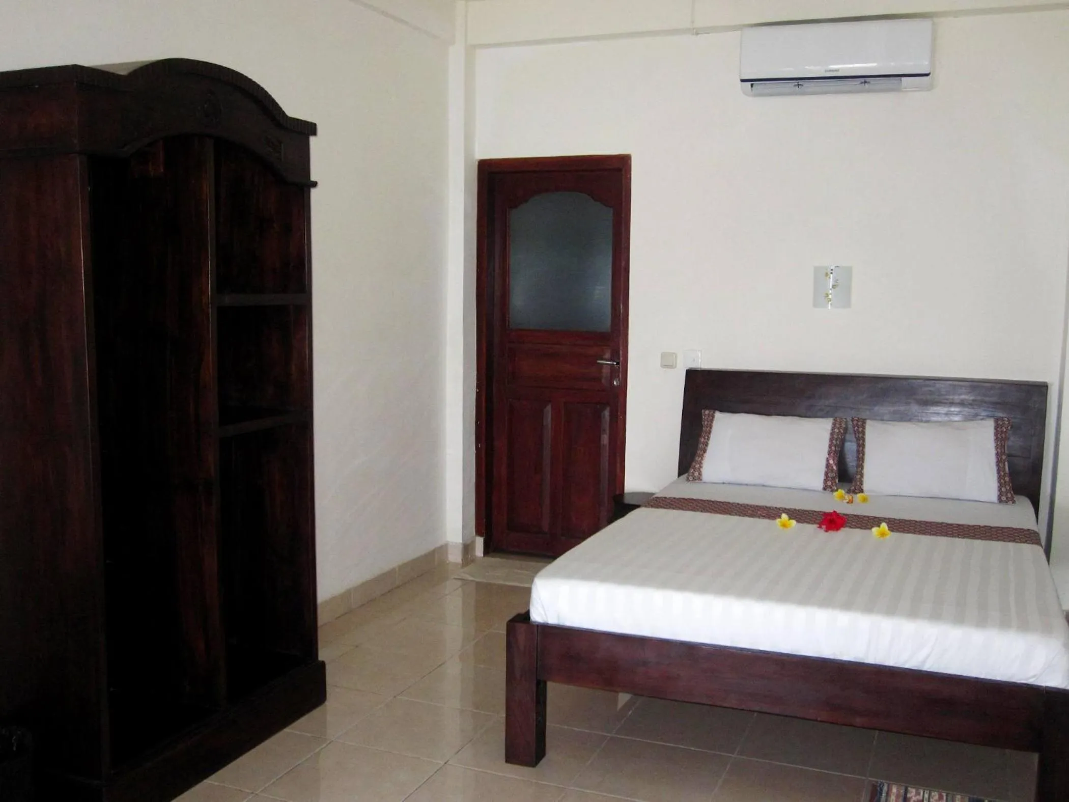 Bed in Galang Kangin Bungalows