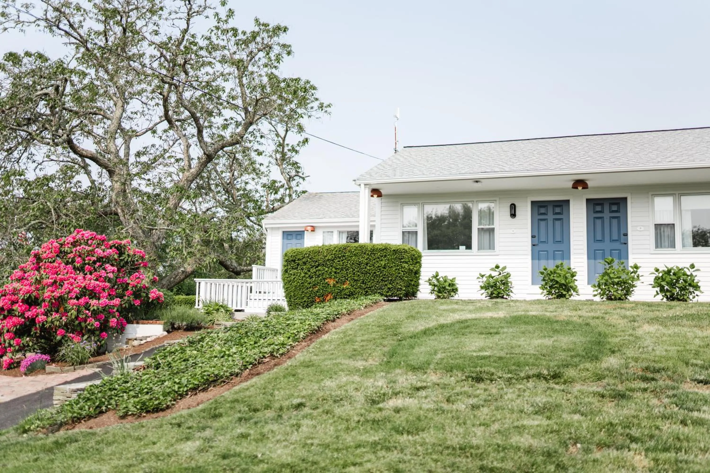 Property building in Greyfinch Chatham Inn