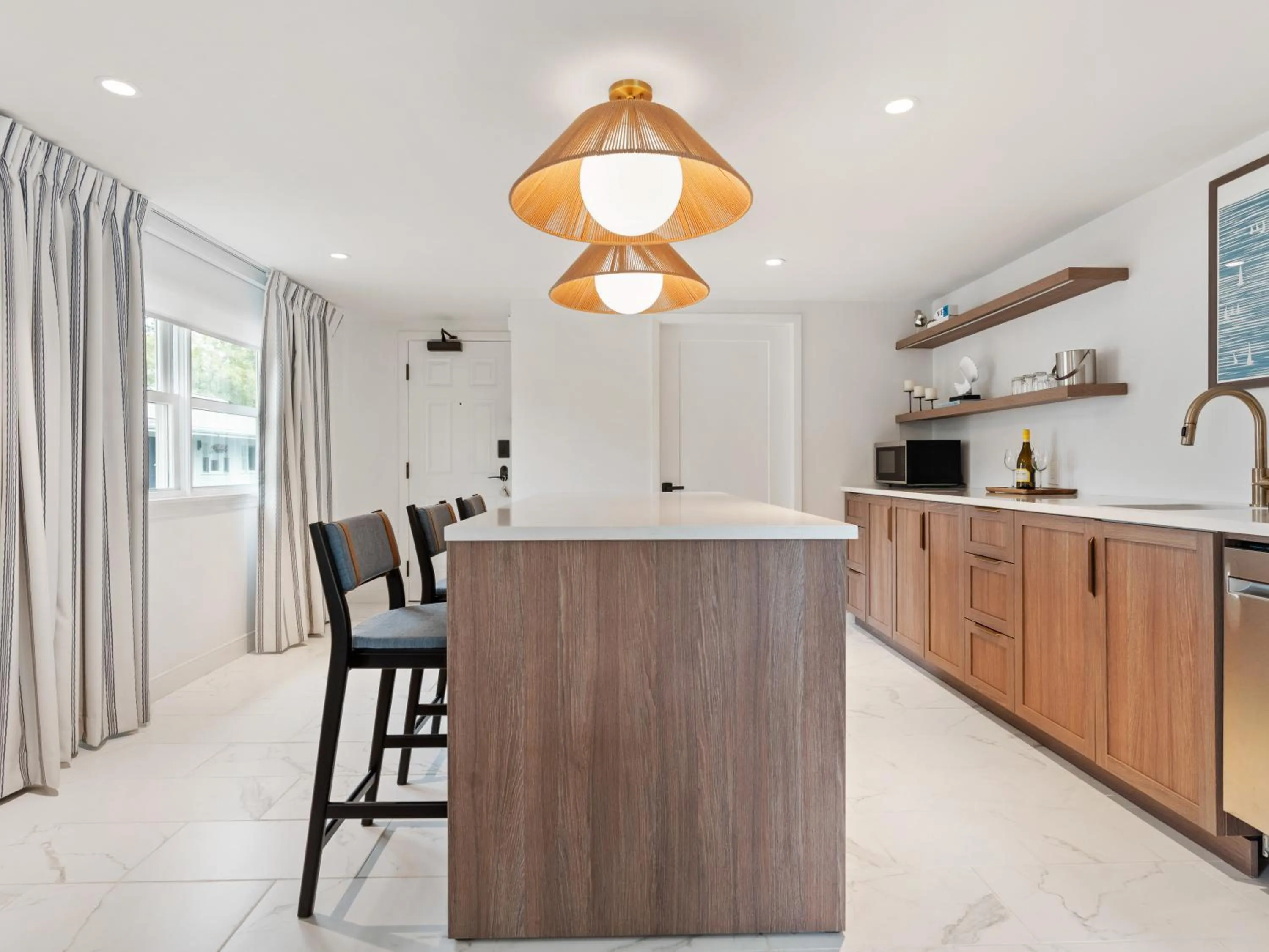 Kitchen or kitchenette in Greyfinch Chatham Inn