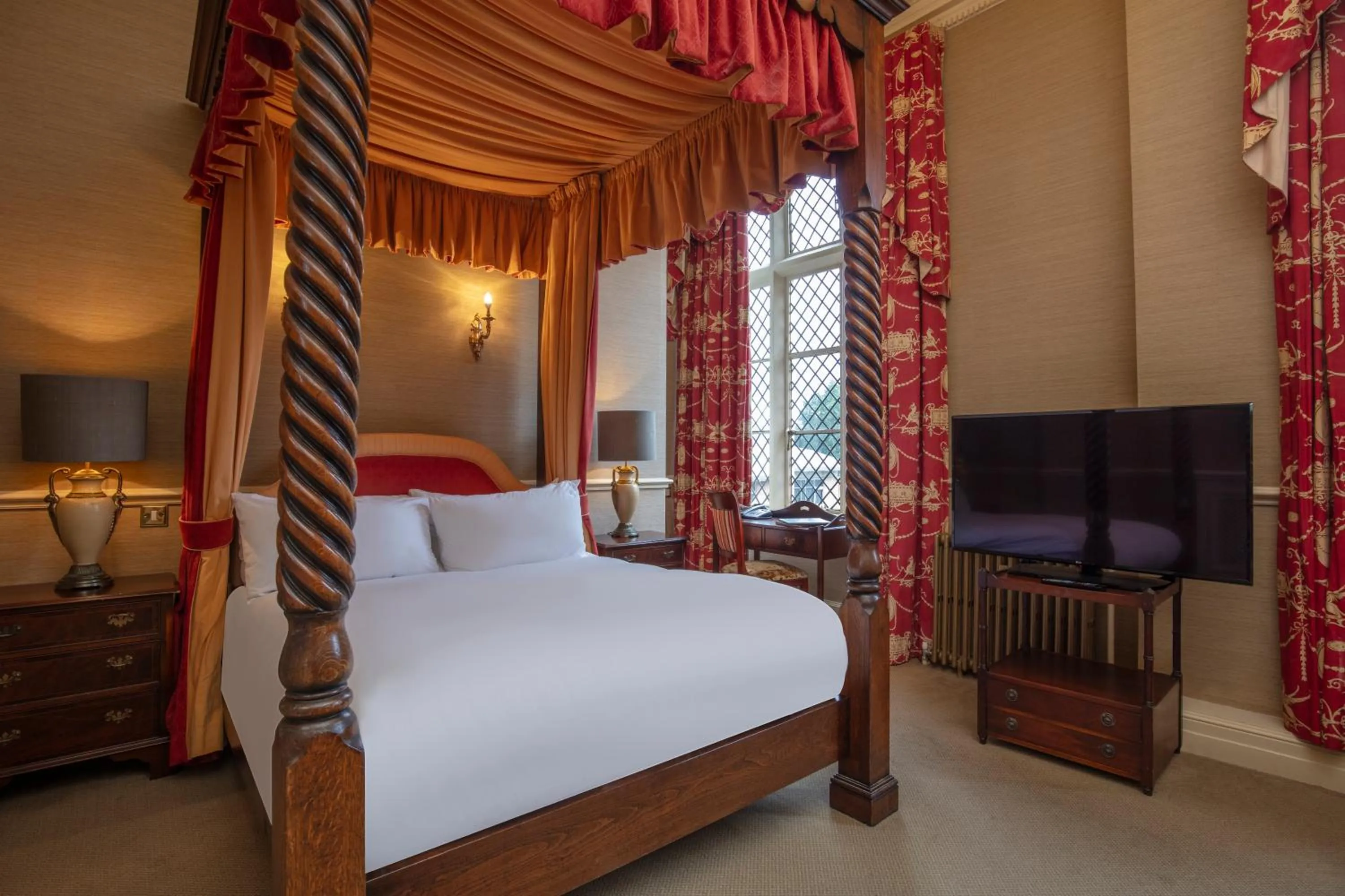 Bed in Crewe Hall Hotel & Spa - Cheshire