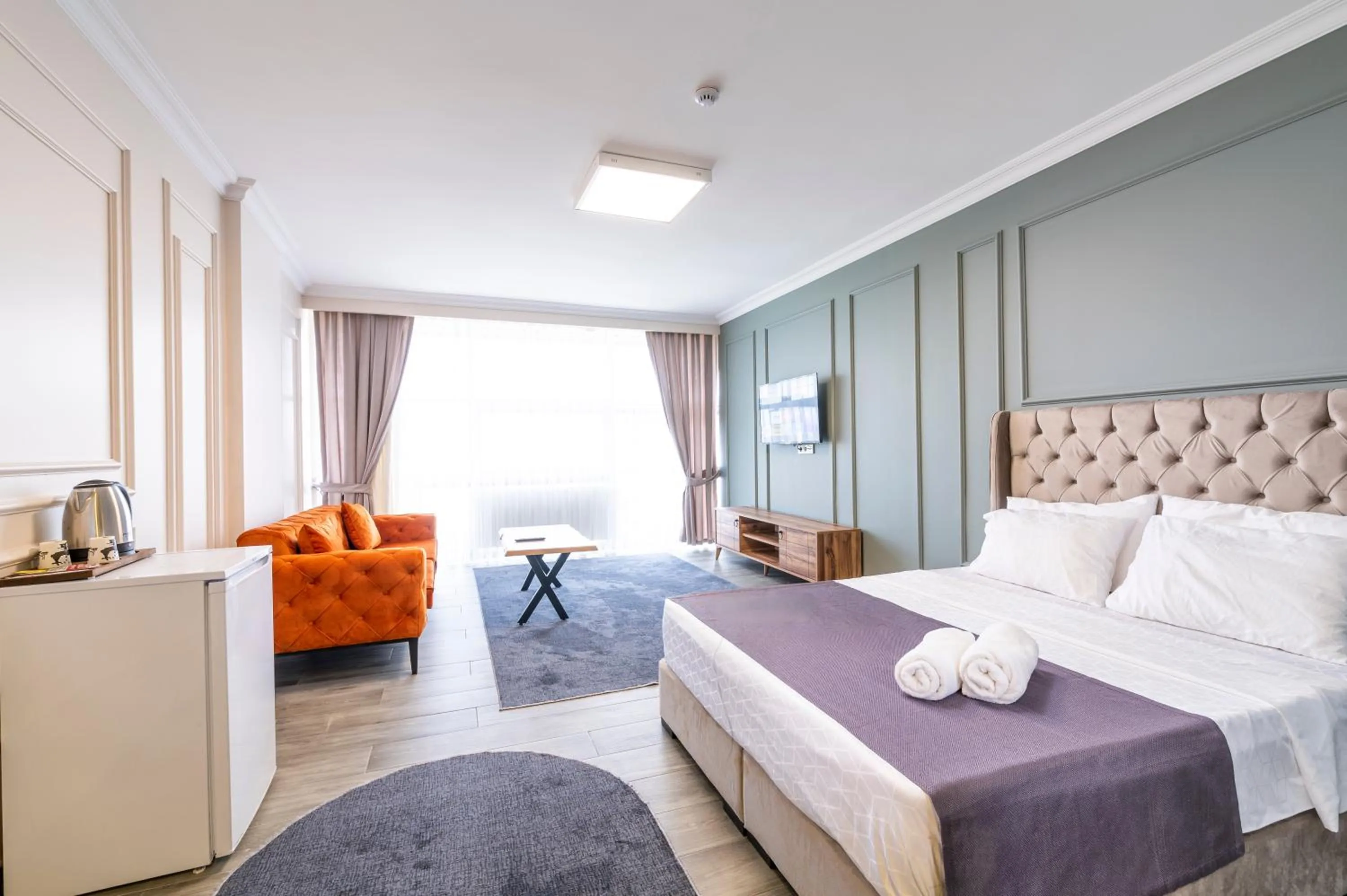 Bed in Royal Luxury Hotels Suites