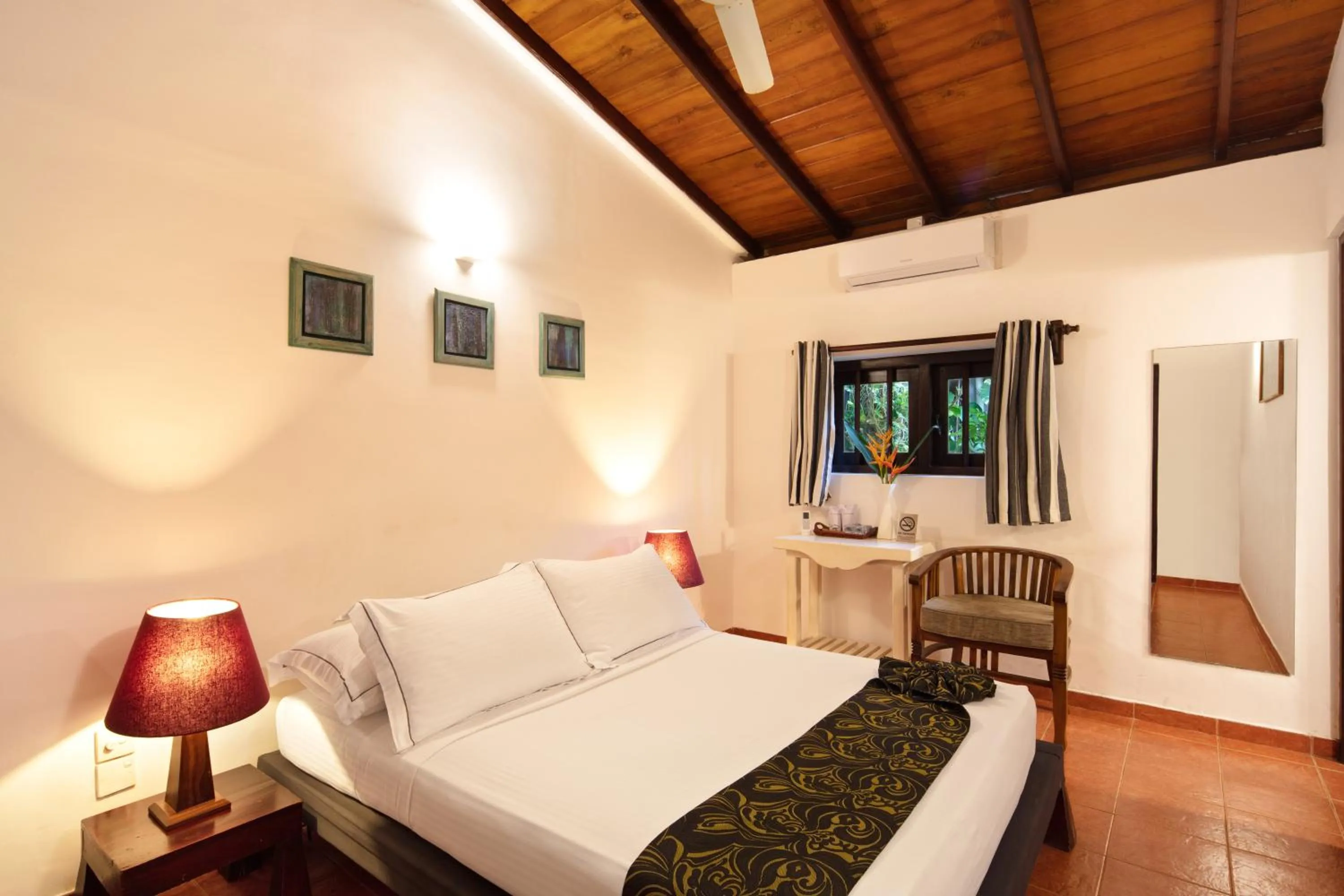 Photo of the whole room, Bed in Tartaruga Beach Unawatuna