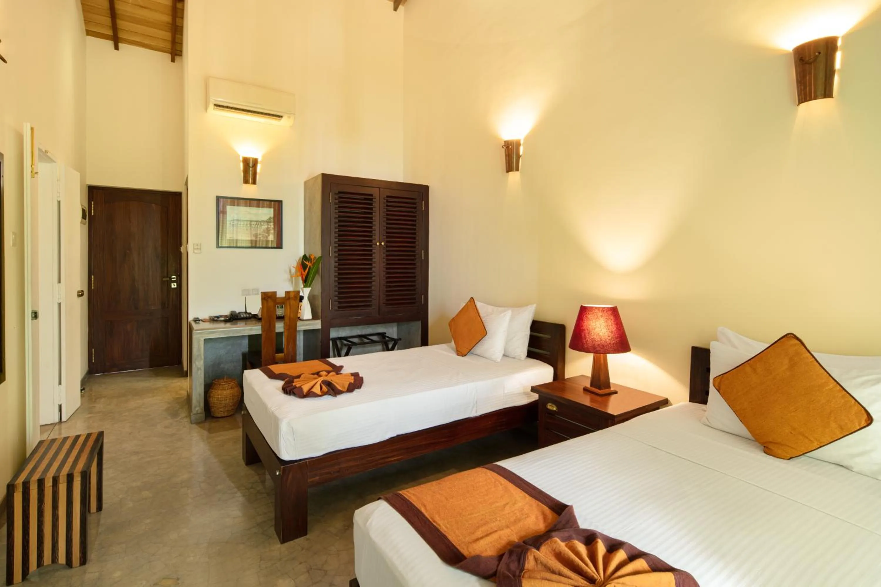 Photo of the whole room, Bed in Tartaruga Beach Unawatuna