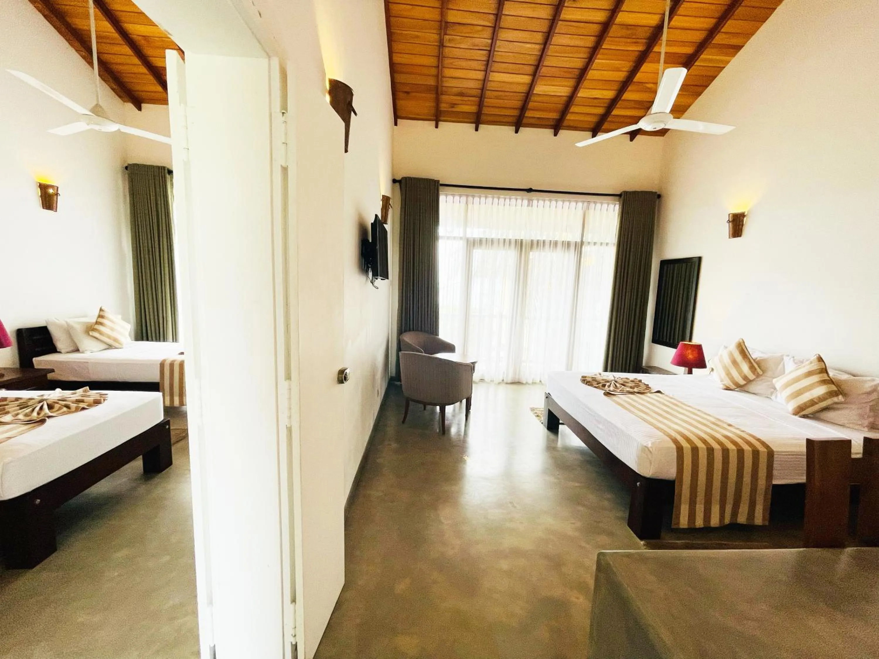 Bed in Tartaruga Beach Unawatuna