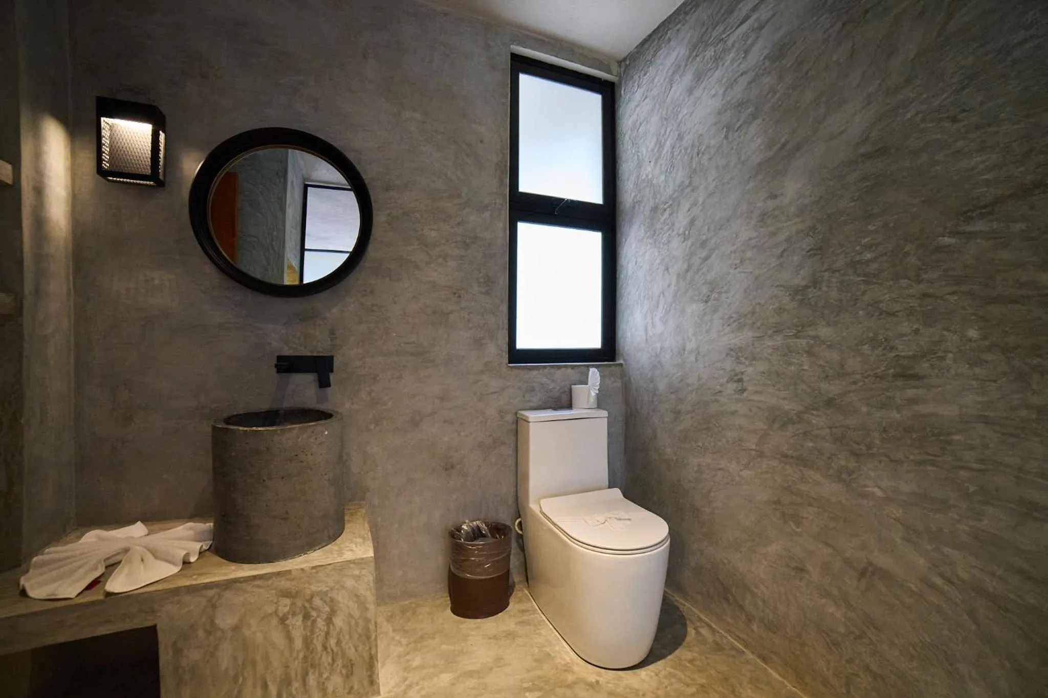 Toilet in Casa del Viento by ÓOL Hotels