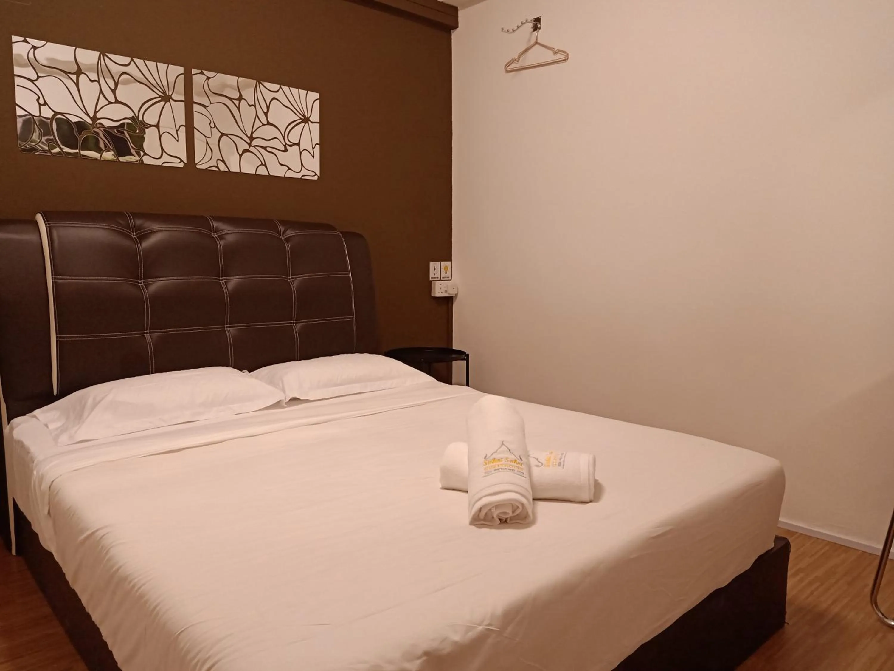 Photo of the whole room, Bed in Sabai Sabai Guesthouse in Bayan Lepas