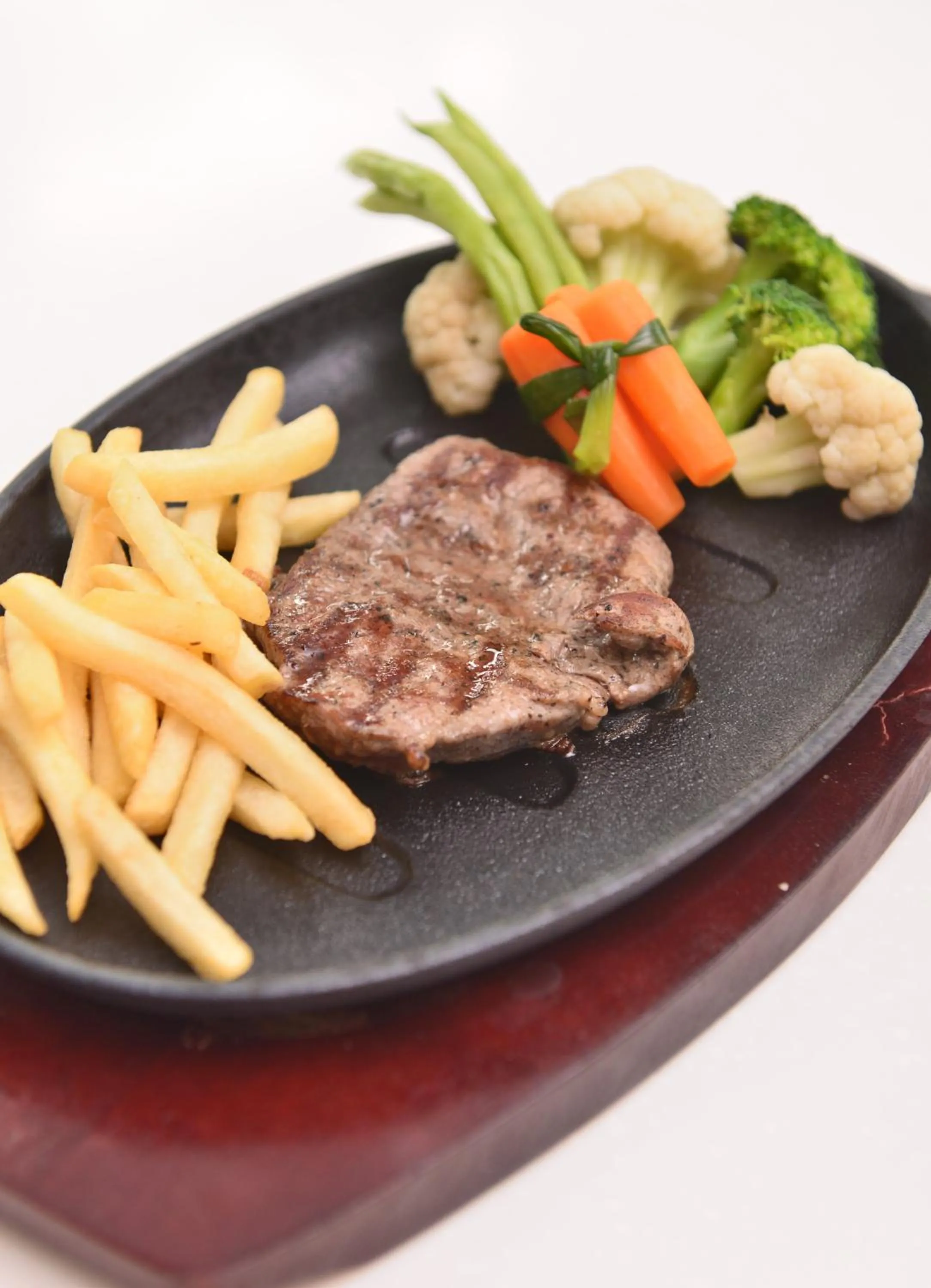 Restaurant/places to eat in Hotel Trio Indah 2