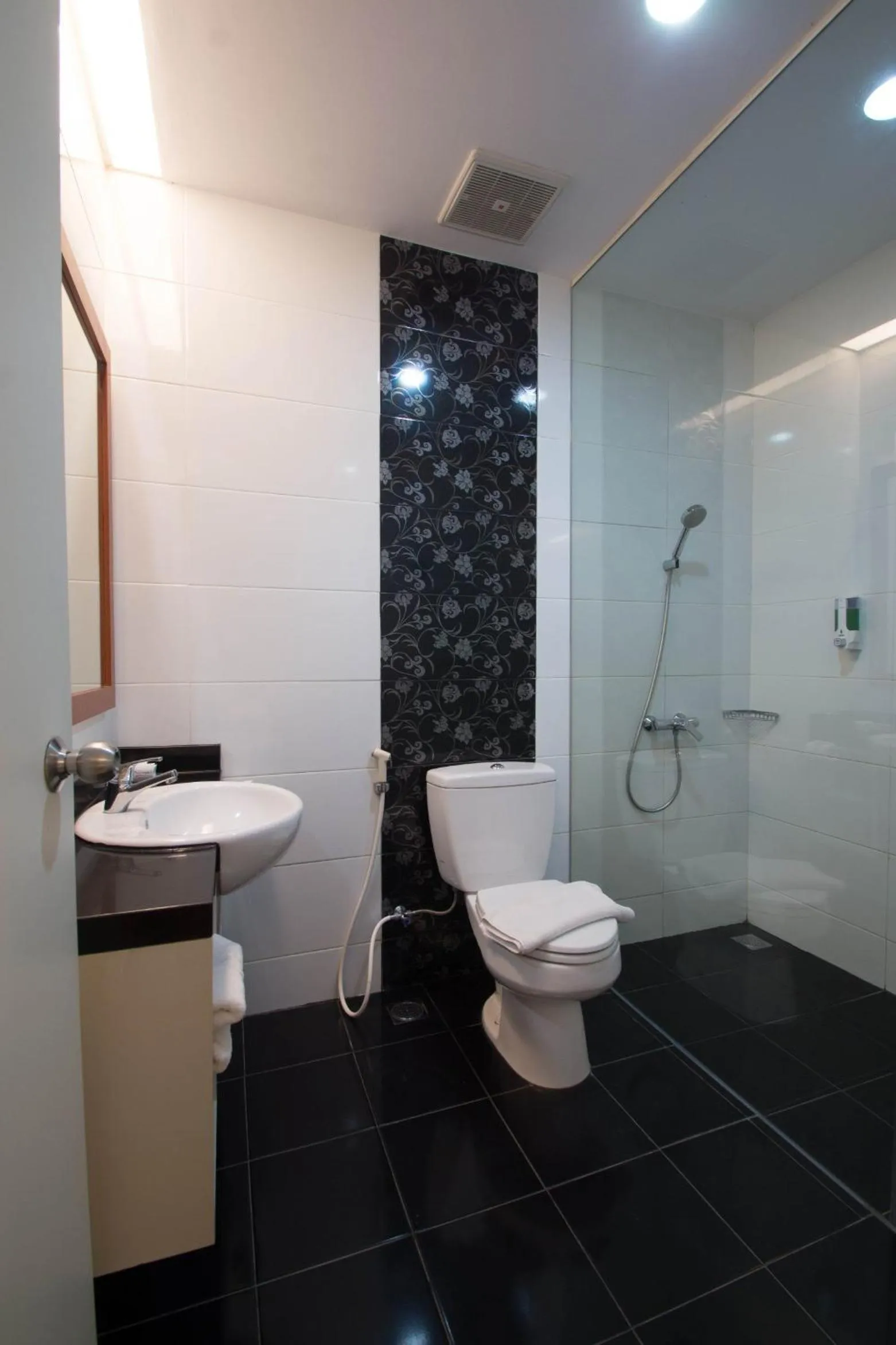 Bathroom in Hotel Trio Indah 2