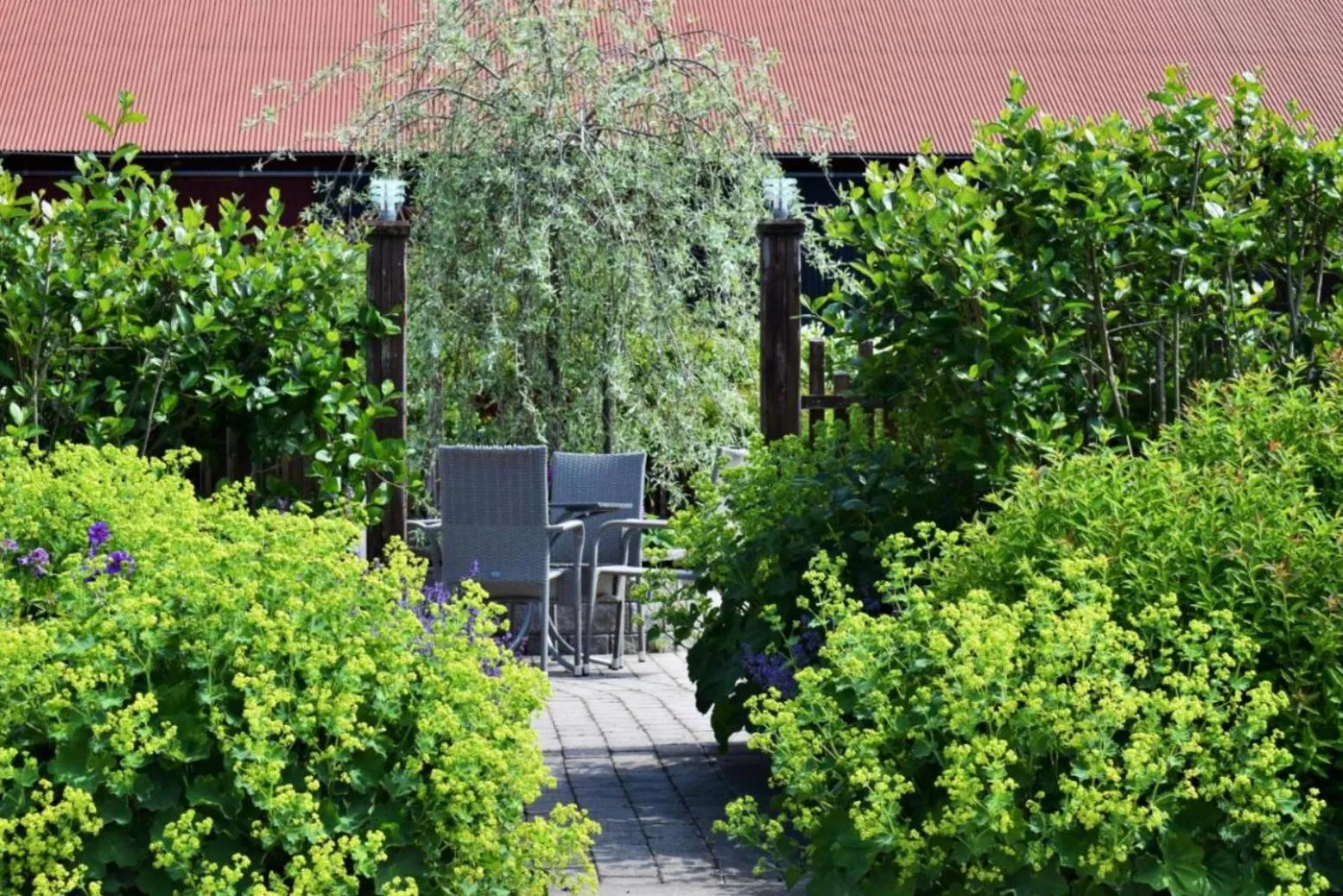 Garden in Närebo Gårdshotell & Restaurang