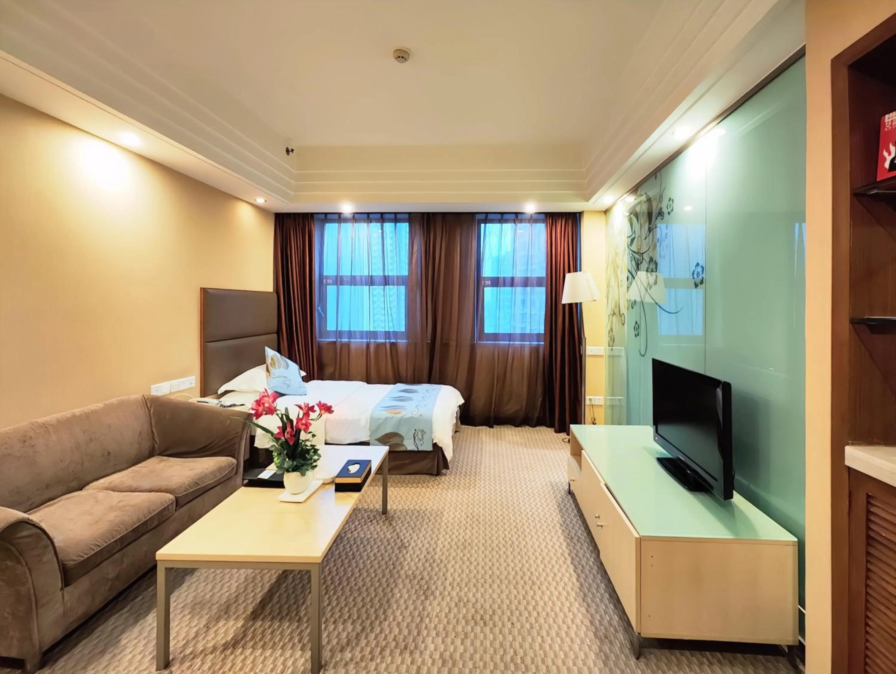 Bed in Chongqing Milky Way Hotel