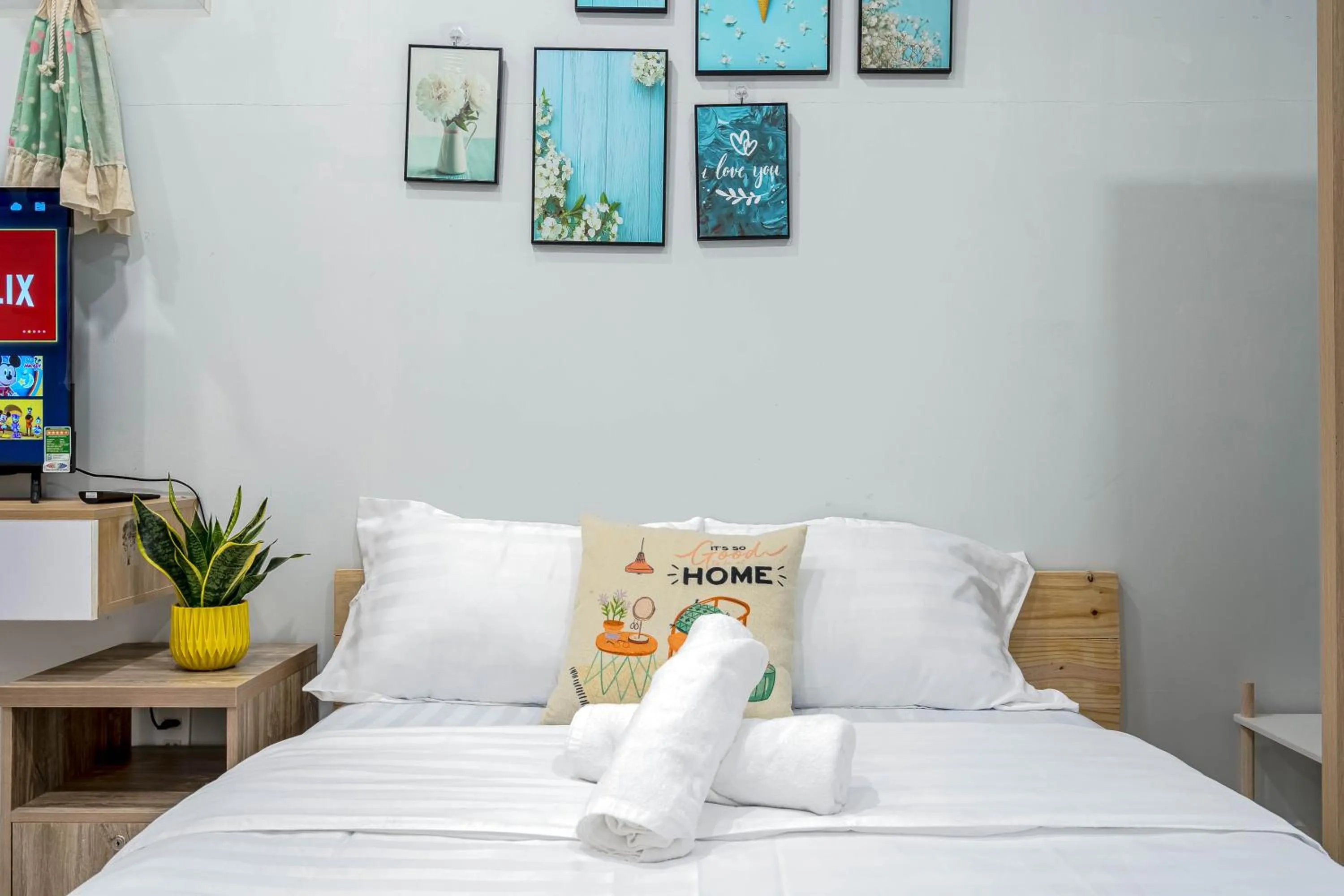 Bed in LalaHouse Spring Apartment - Saigon Center