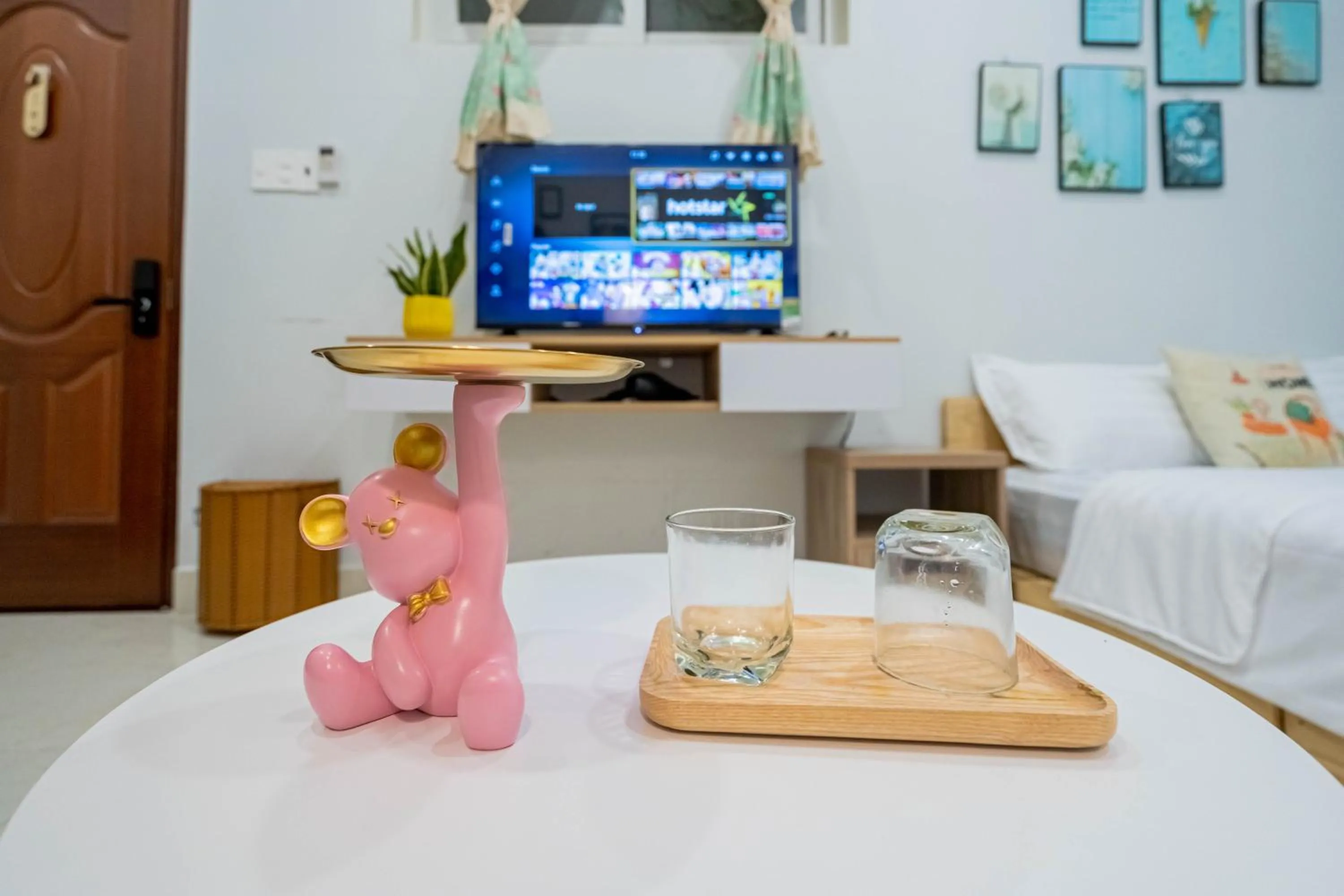 Communal lounge/ TV room, Bed in LalaHouse Spring Apartment - Saigon Center