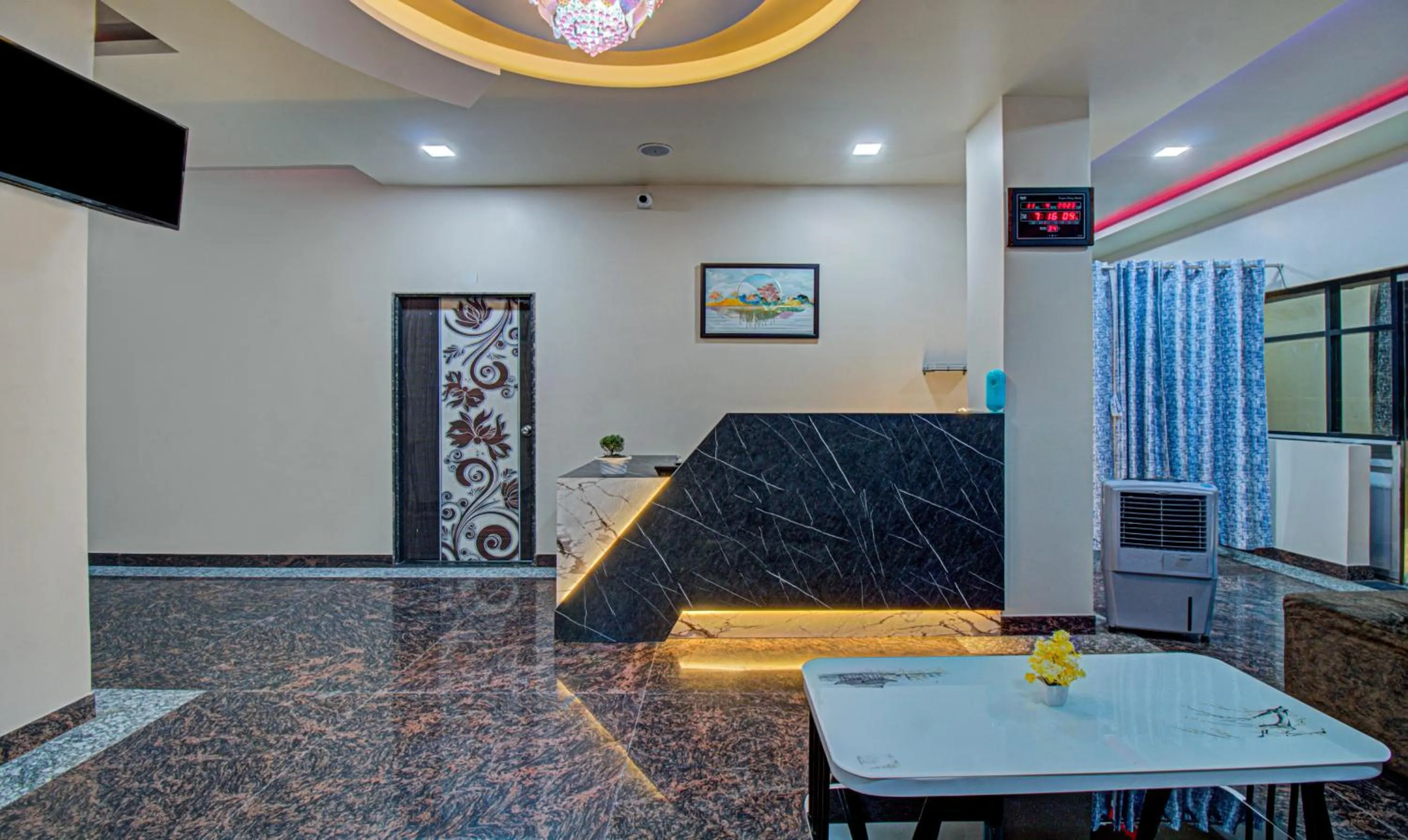 Lobby or reception in Treebo Royal, Chandrapur