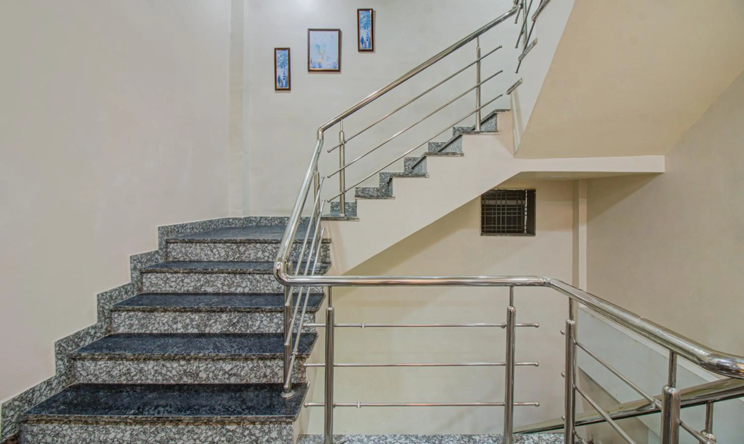 Lobby or reception in Treebo Royal, Chandrapur