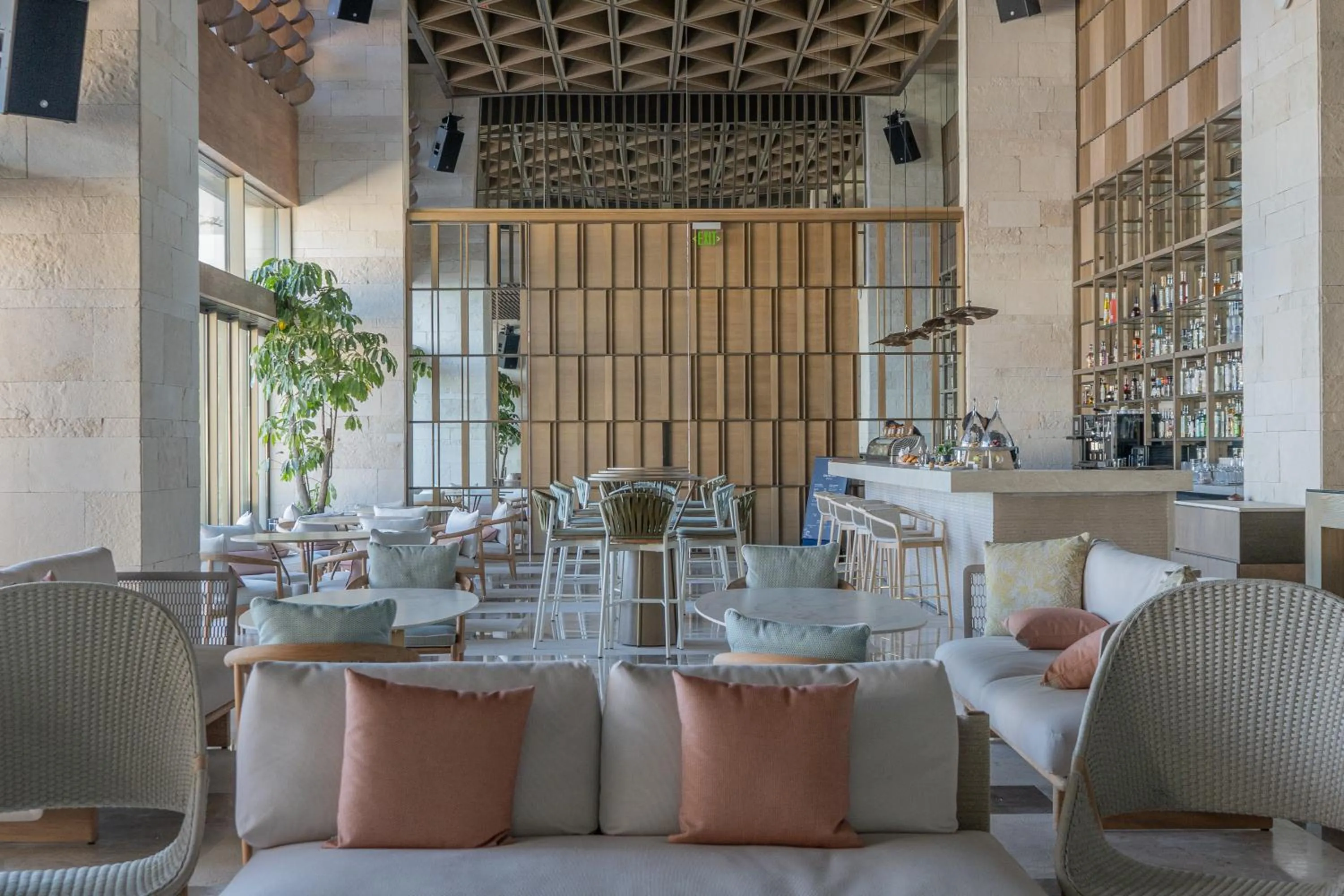 Lounge or bar in Grand Velas Boutique Hotel