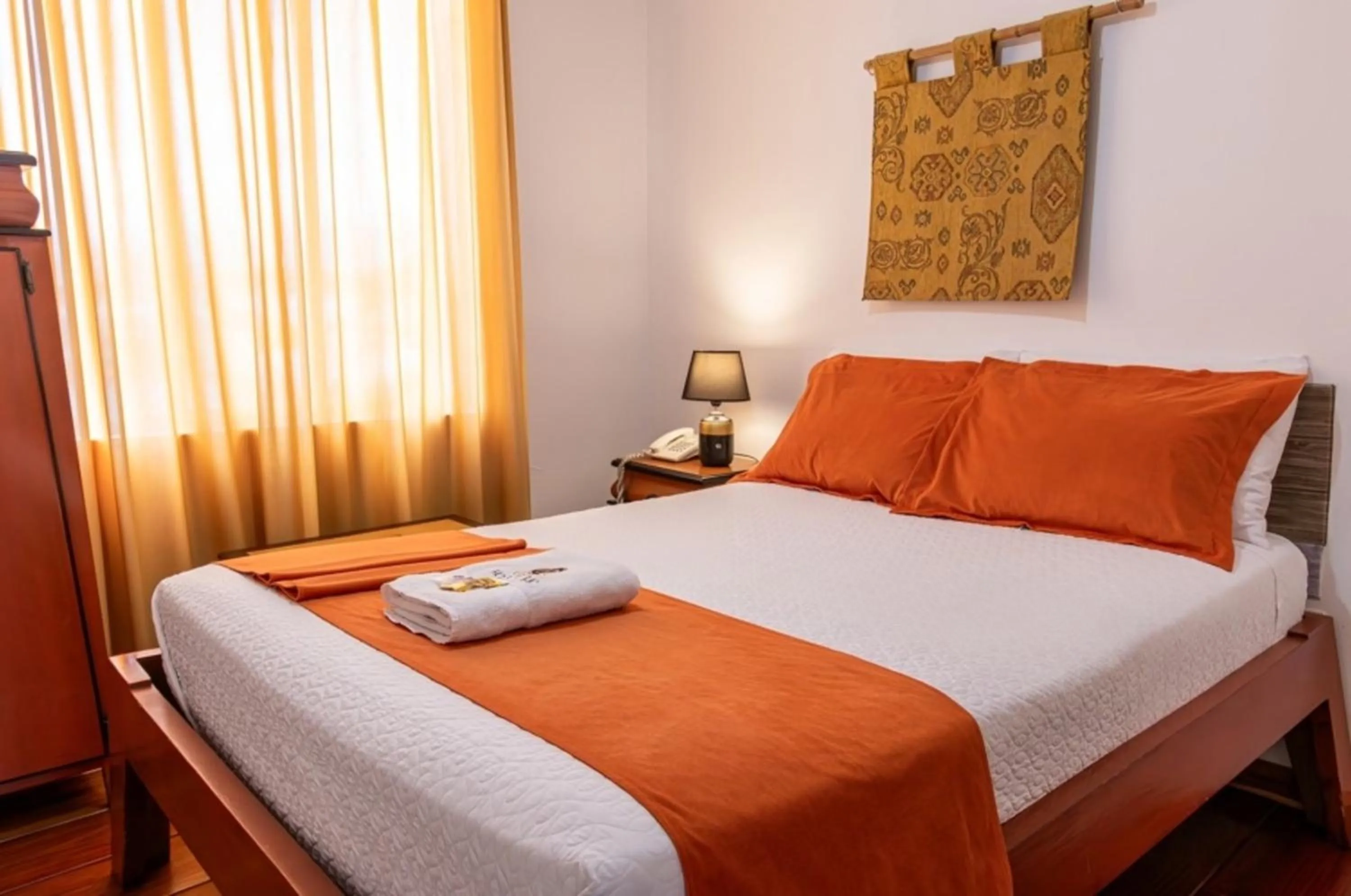 Property building, Bed in HOSTAL DEL RÍO