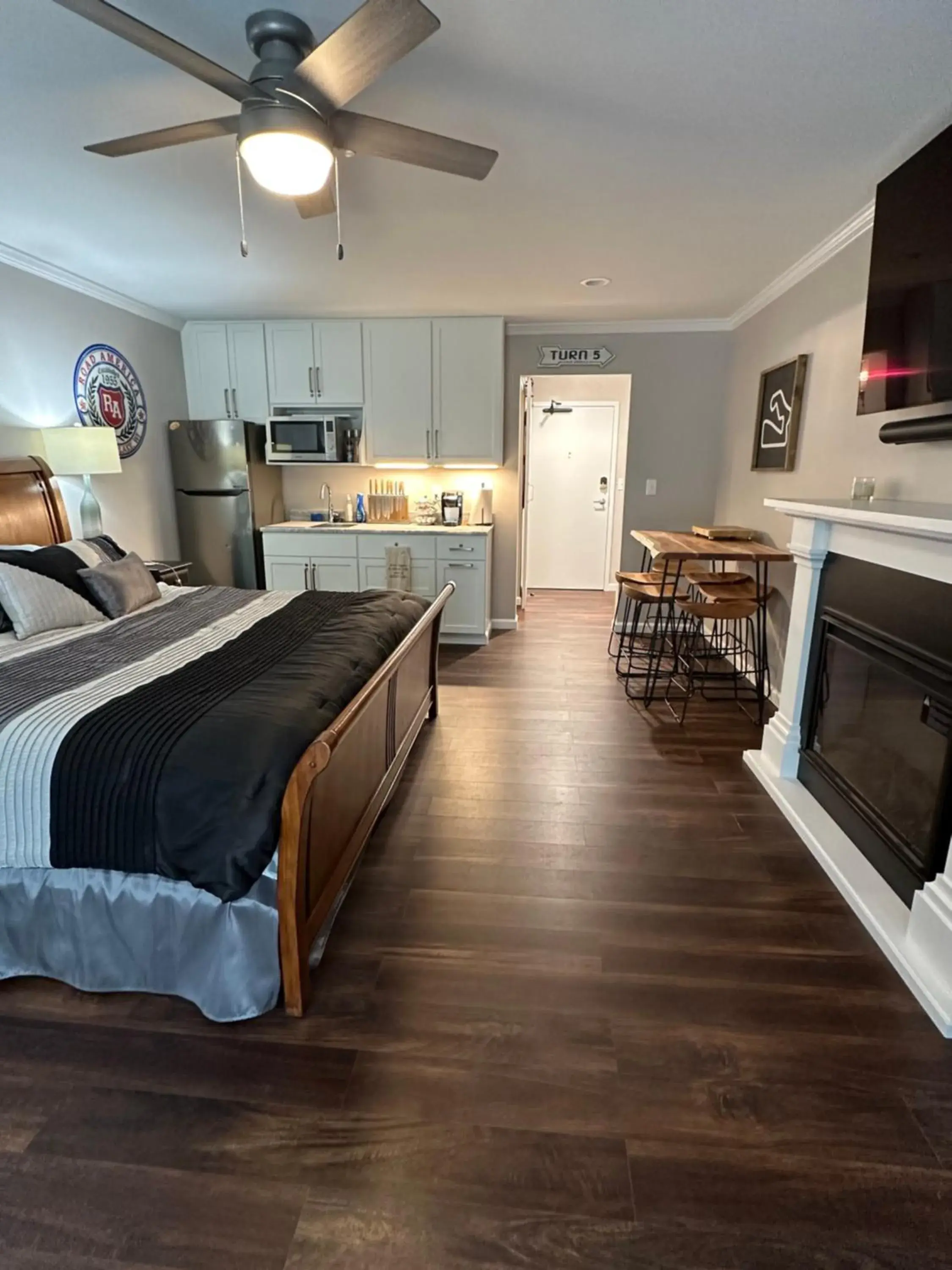 Suite with Balcony in Victorian Inn Elkhart Lake Suite with Balcony in Victorian Inn Elkhart Lake