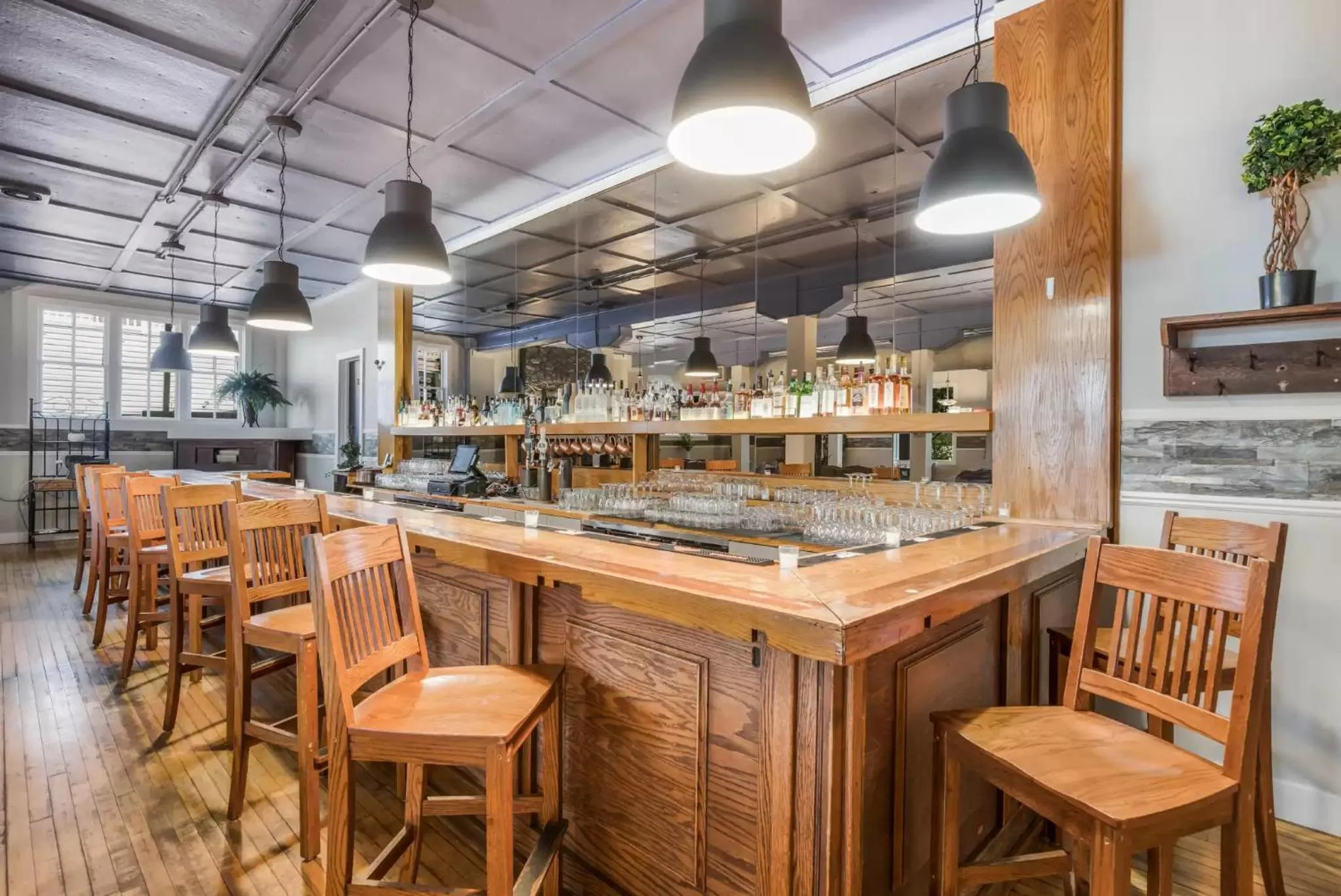 Restaurant/places to eat in Victorian Inn Elkhart Lake