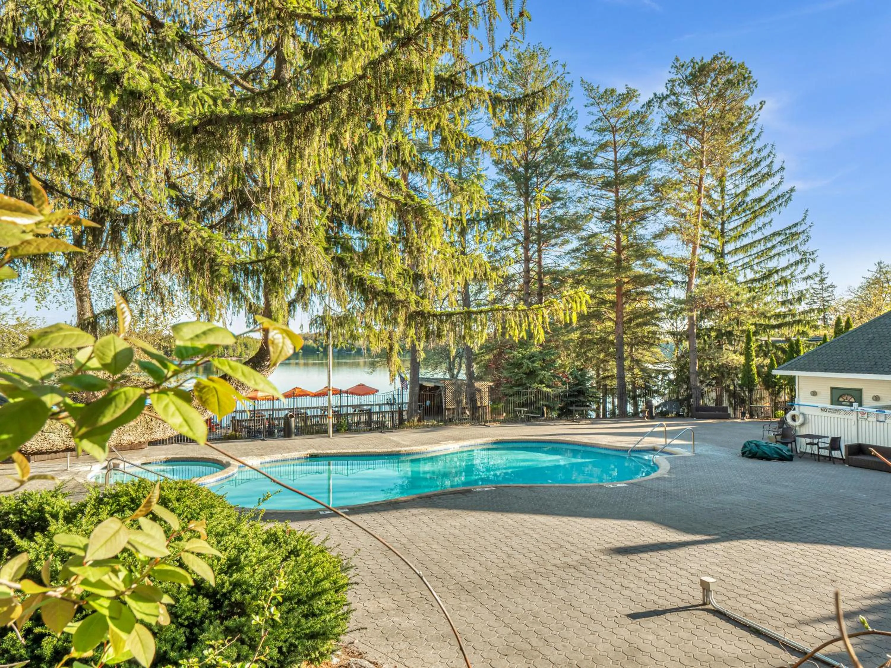 Hot Tub in Victorian Inn Elkhart Lake