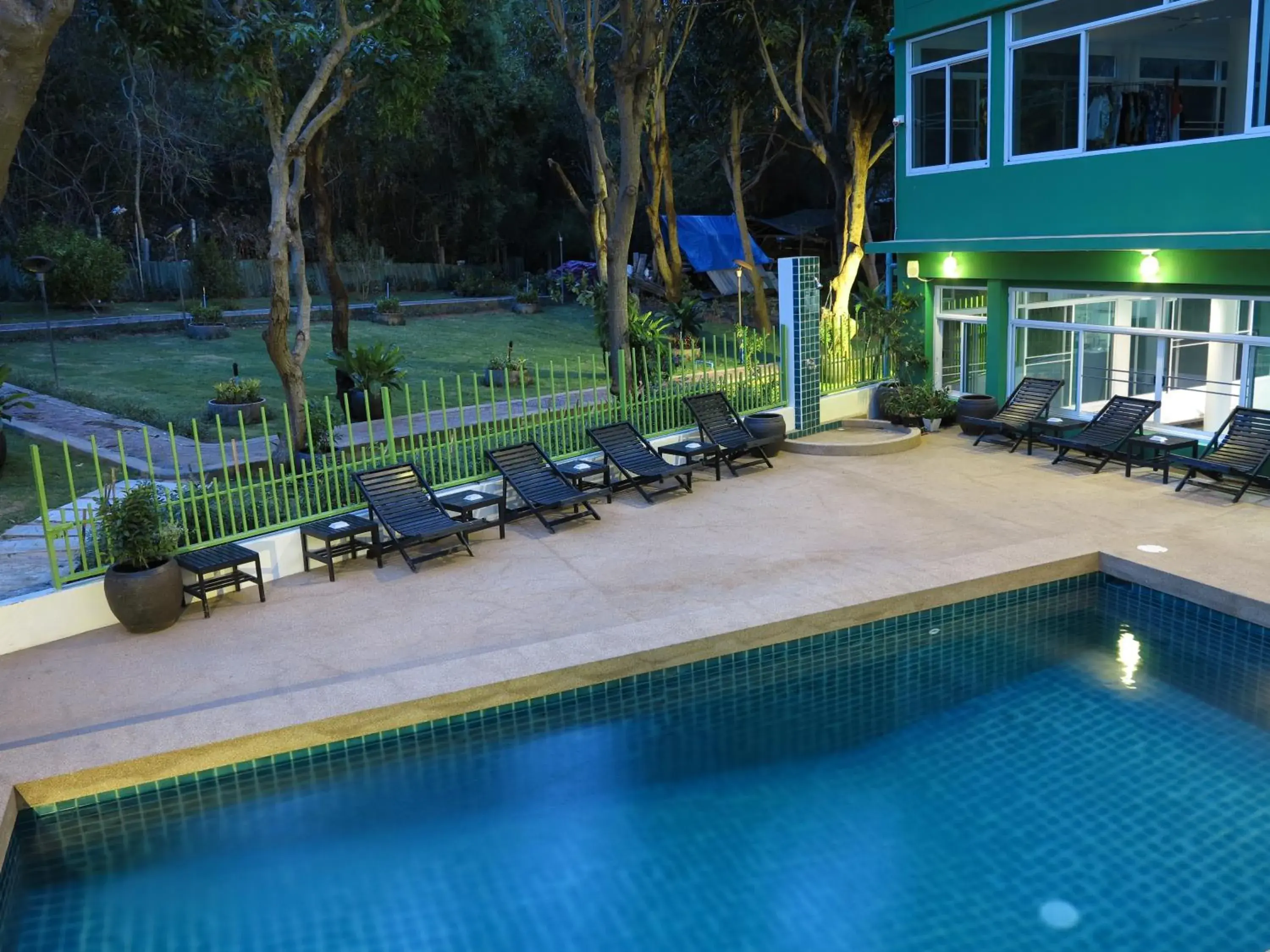 Swimming pool in Wiz Hotel Swimming pool in Wiz Hotel